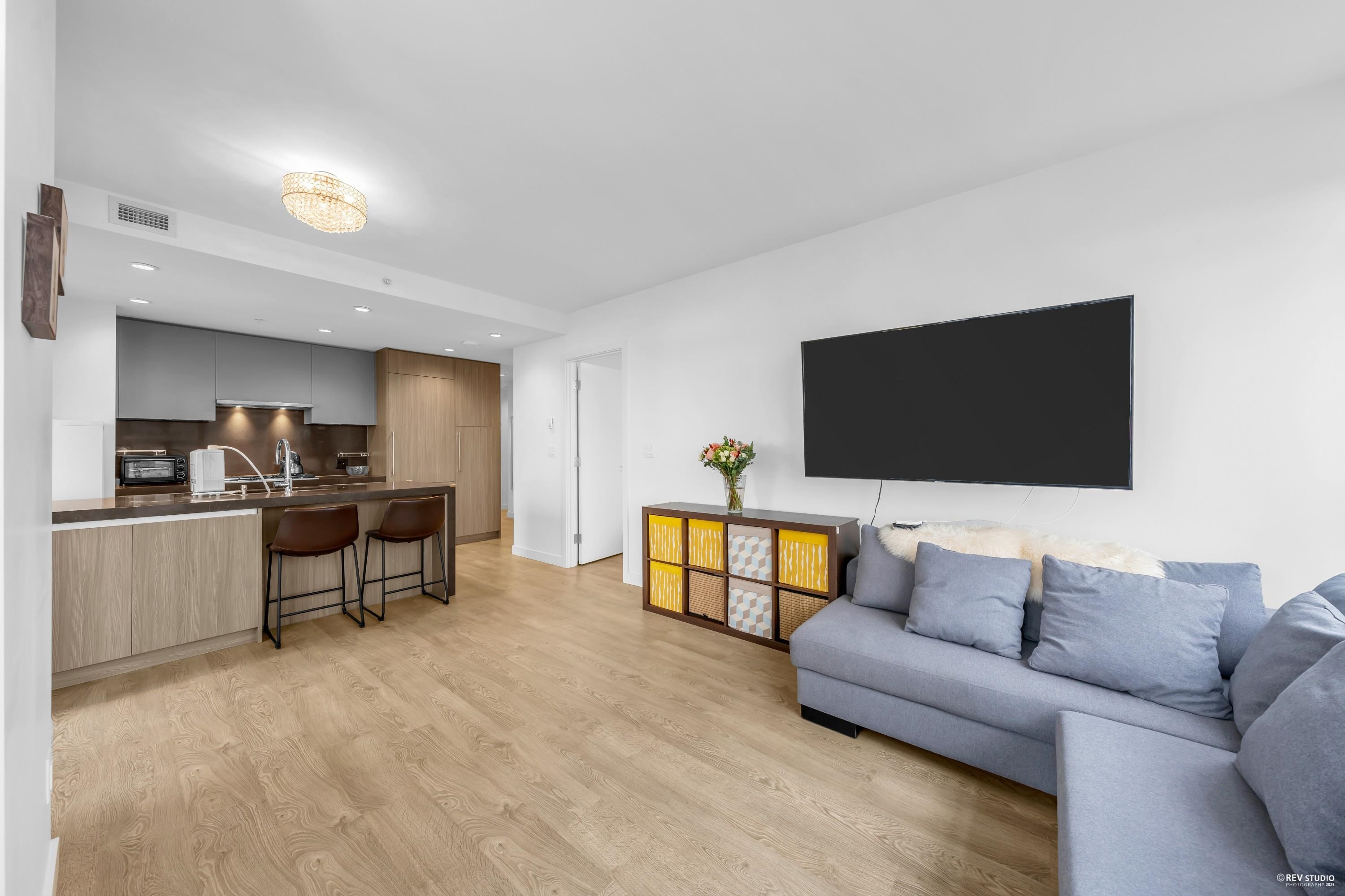 2507 6080 MCKAY AVENUE 14
