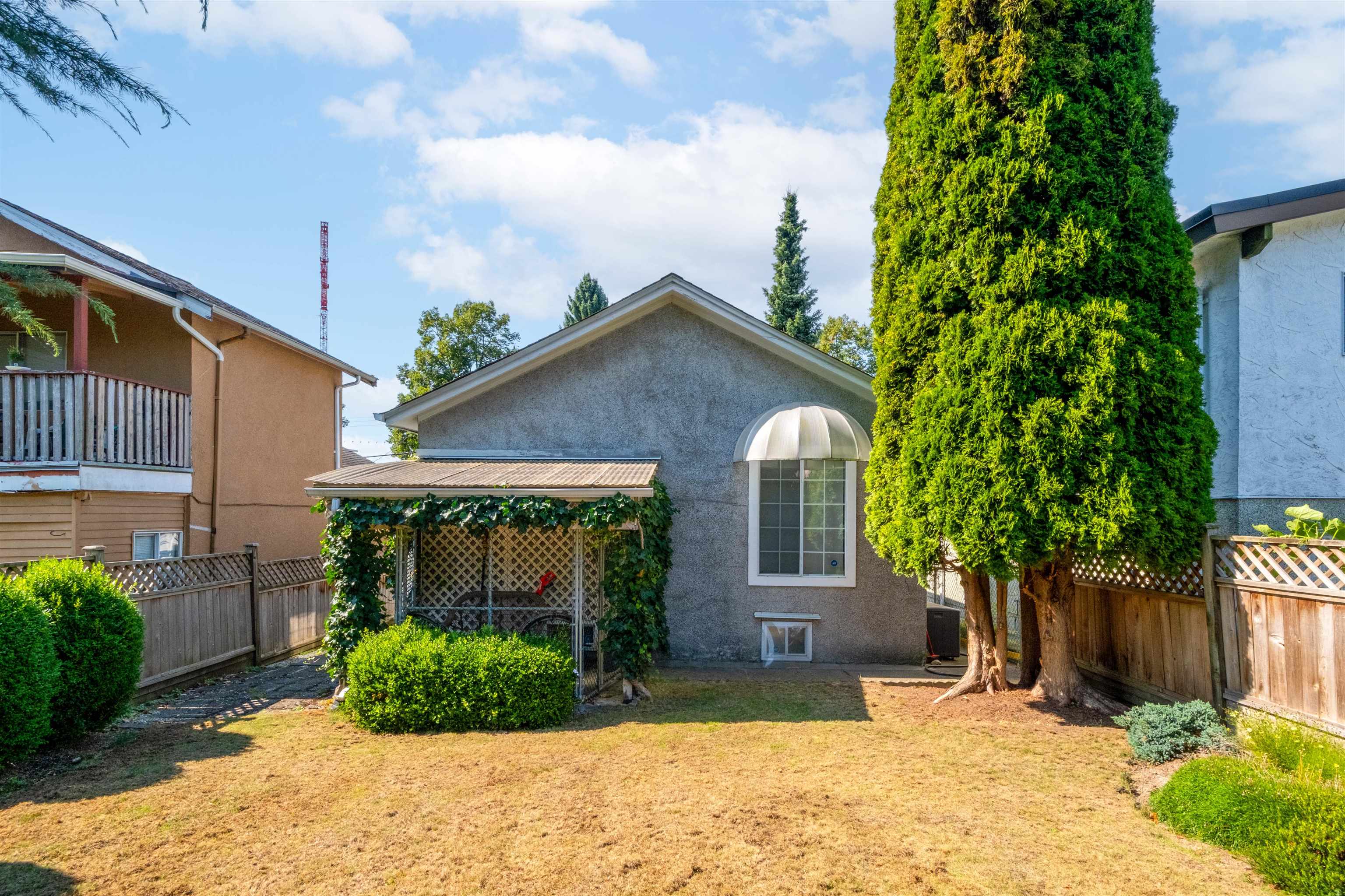 5020 MOSS STREET 28