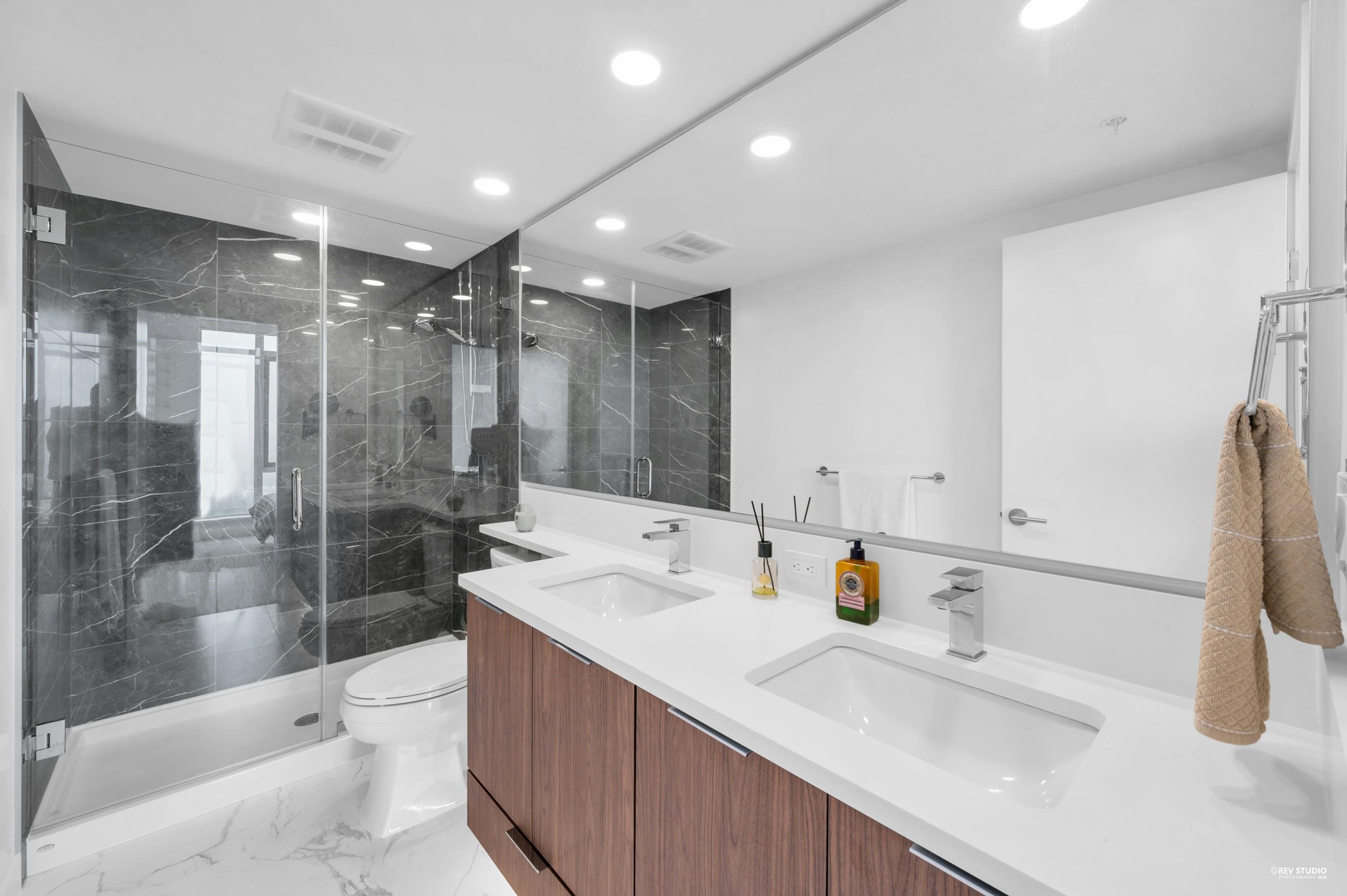 1702 7769 PARK CRESCENT 25