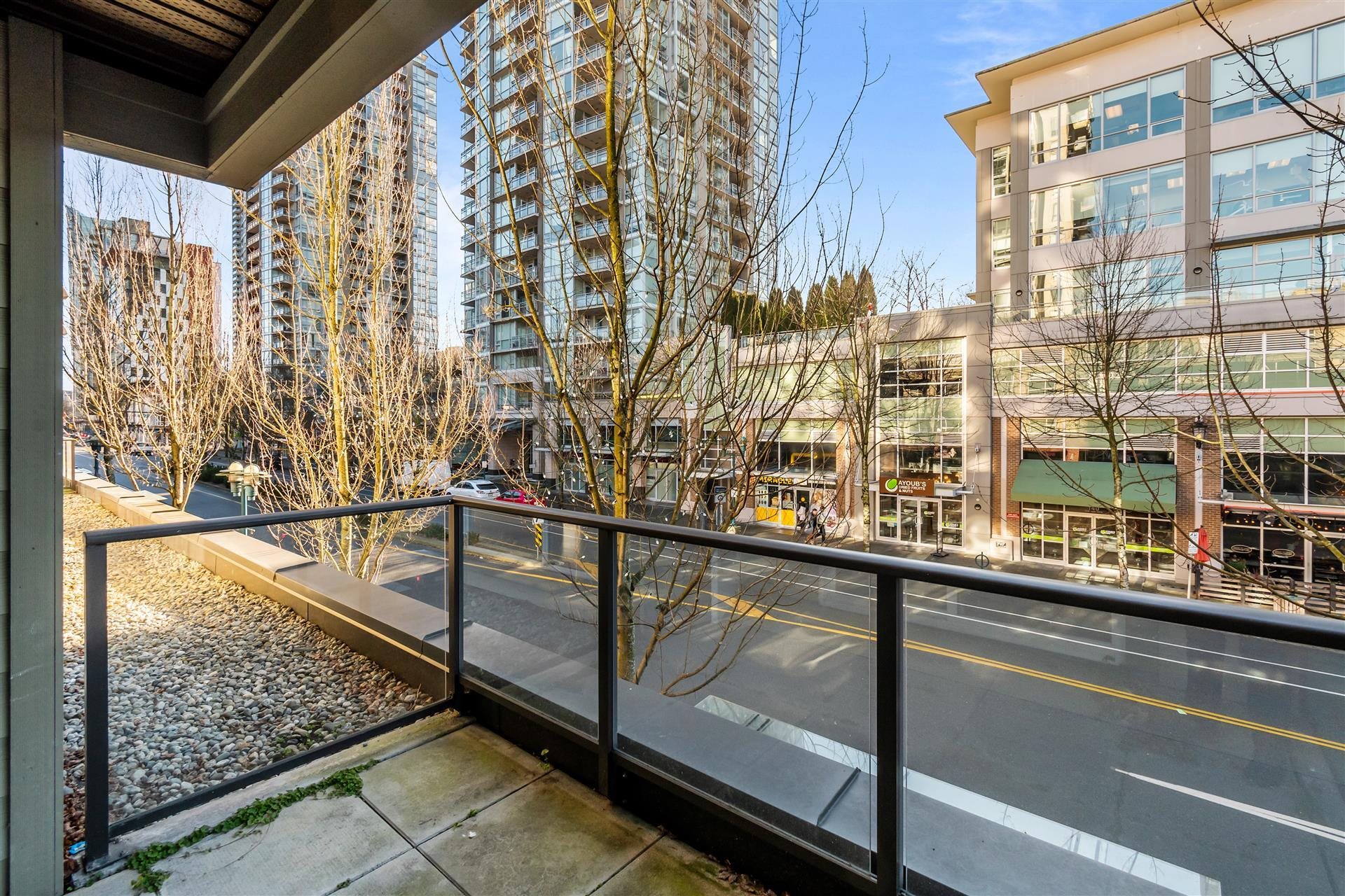 209 2957 GLEN DRIVE 20