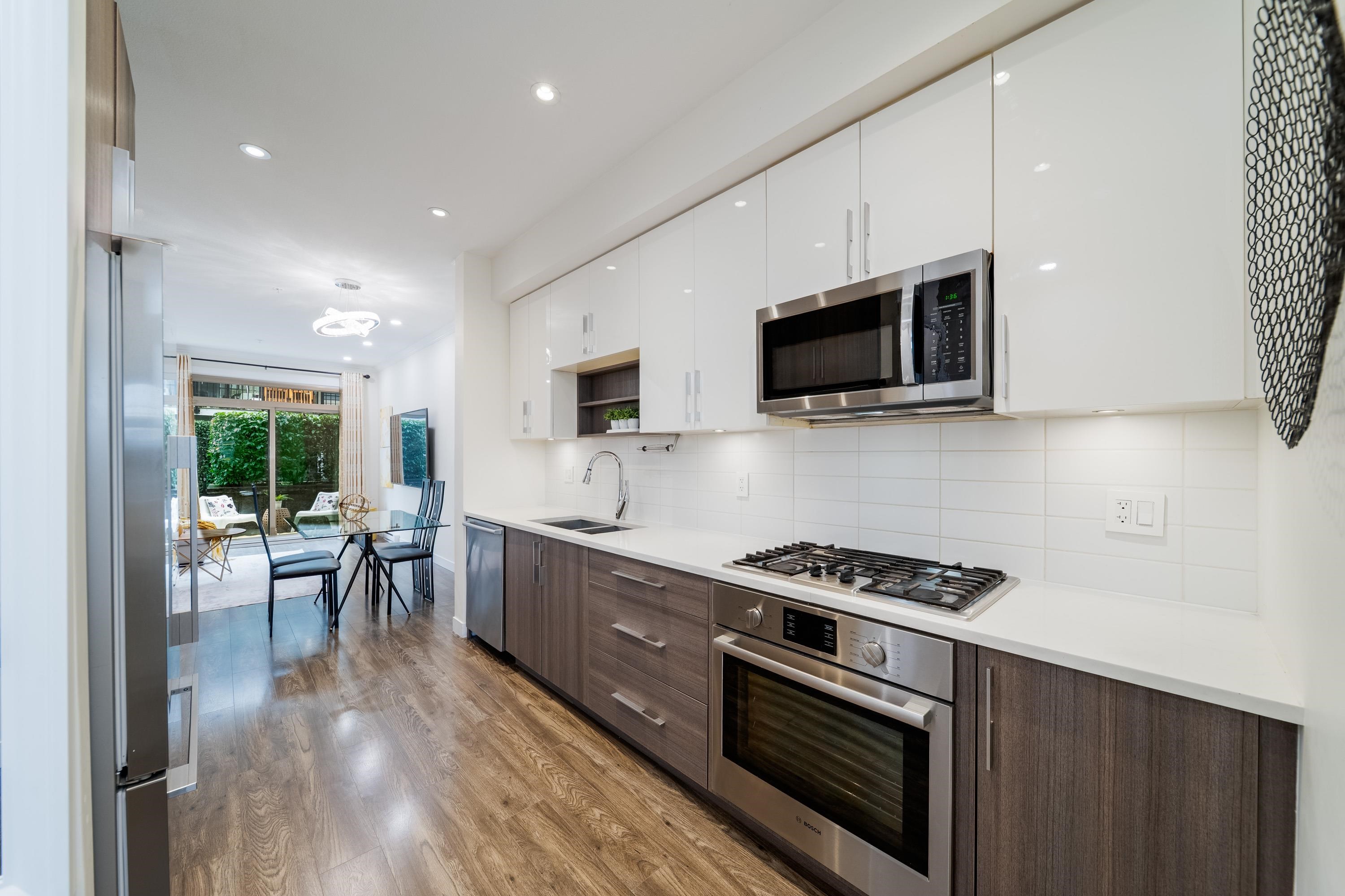 17 7039 MACPHERSON AVENUE 11