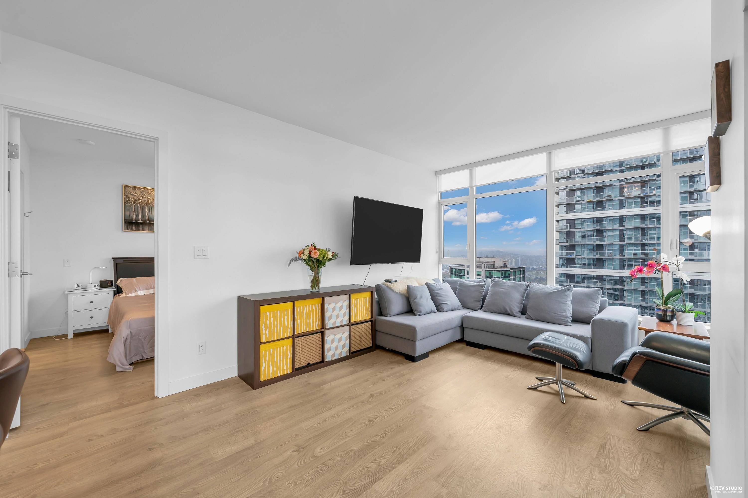 2507 6080 MCKAY AVENUE 7