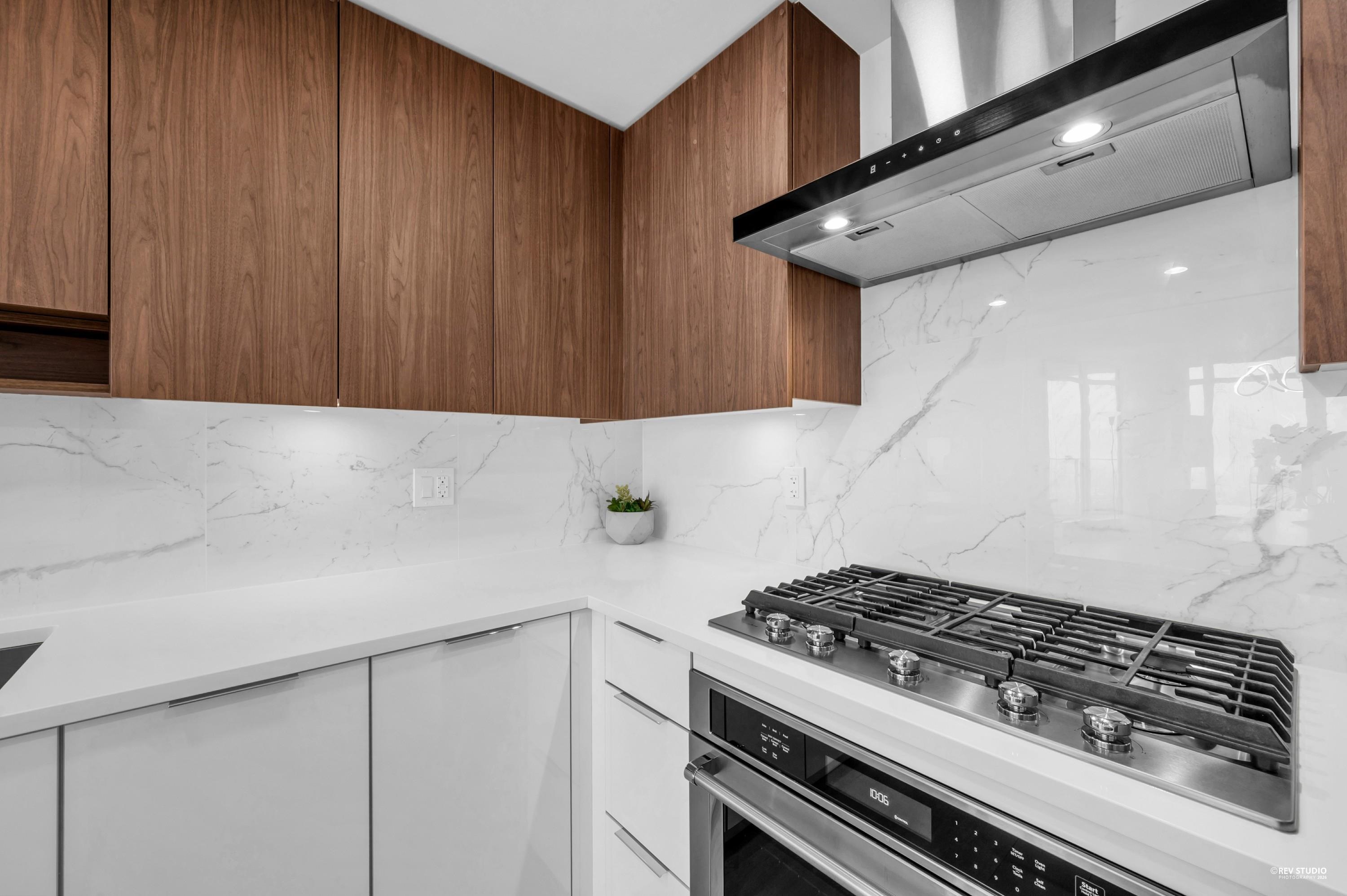 1702 7769 PARK CRESCENT 5
