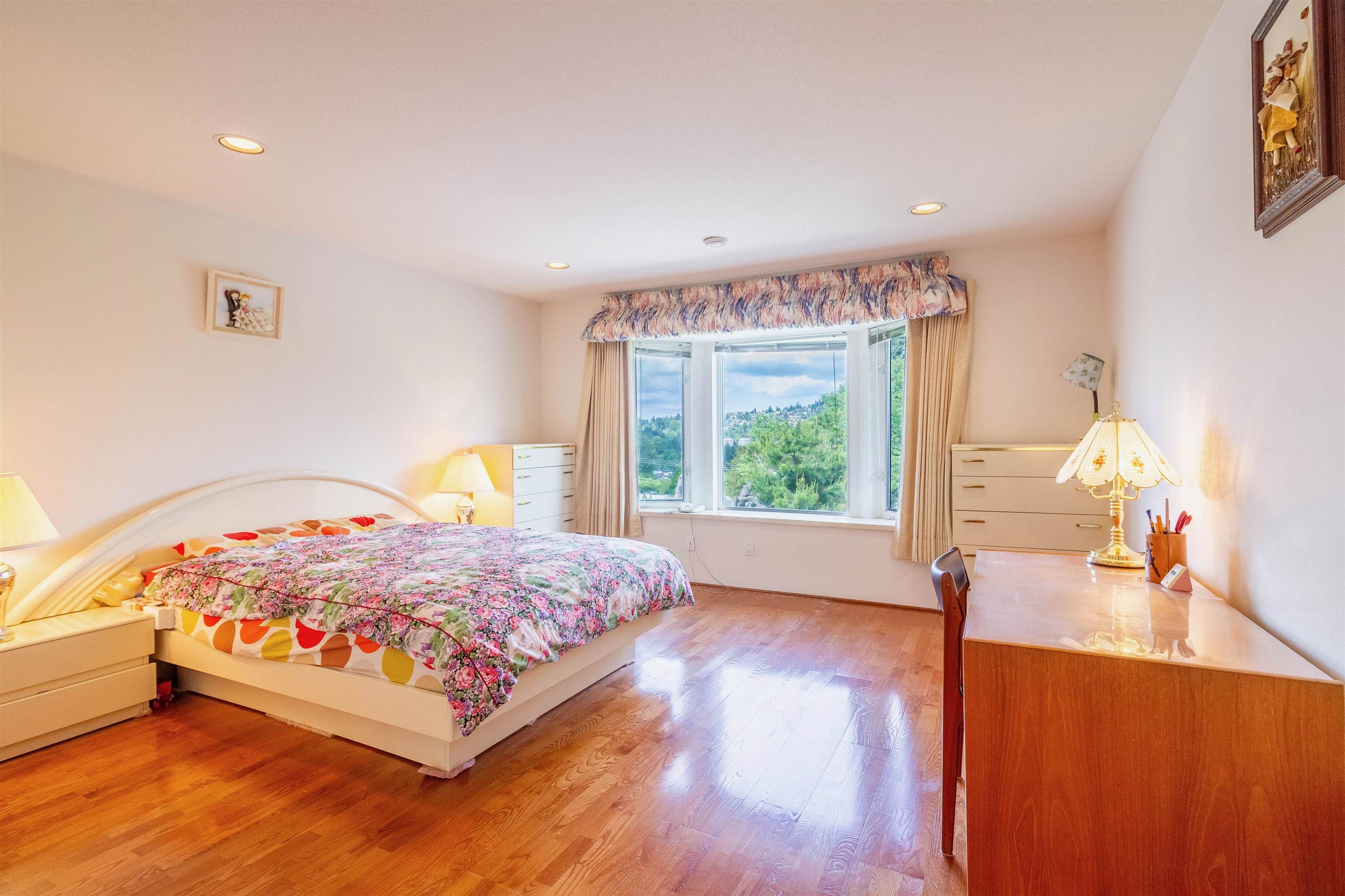 7286 BARNET ROAD 16