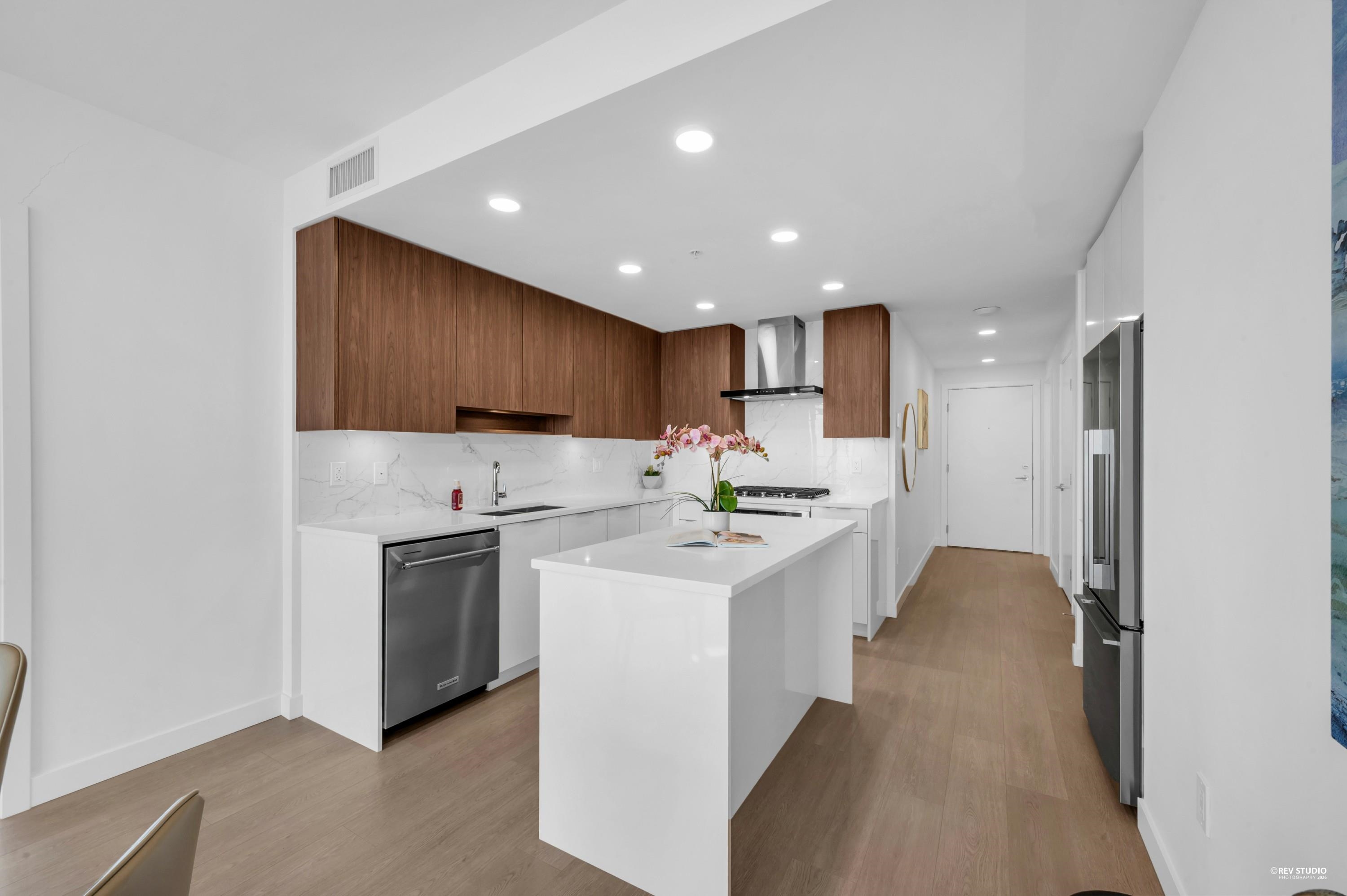 1702 7769 PARK CRESCENT 9