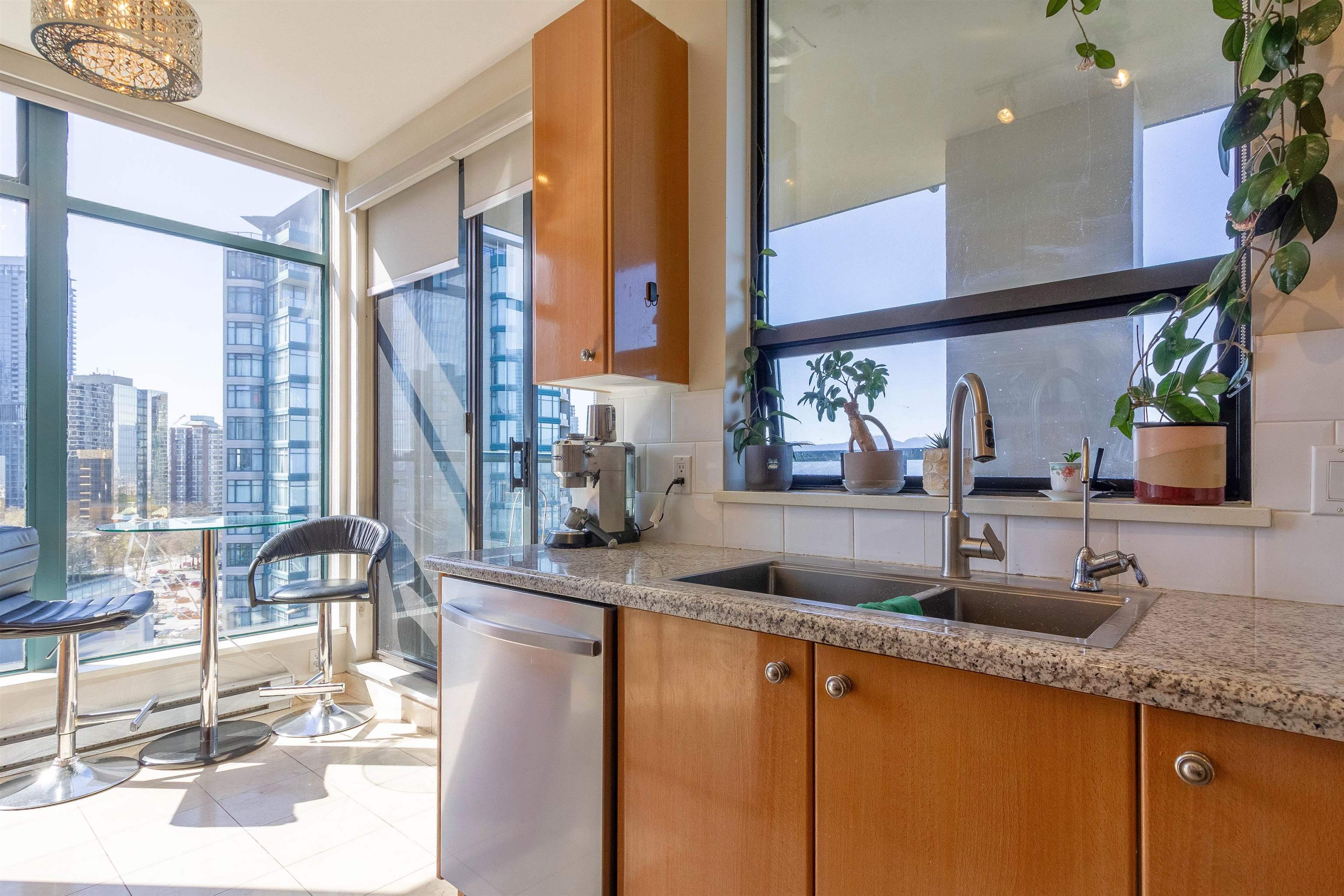1602 4567 HAZEL STREET 11
