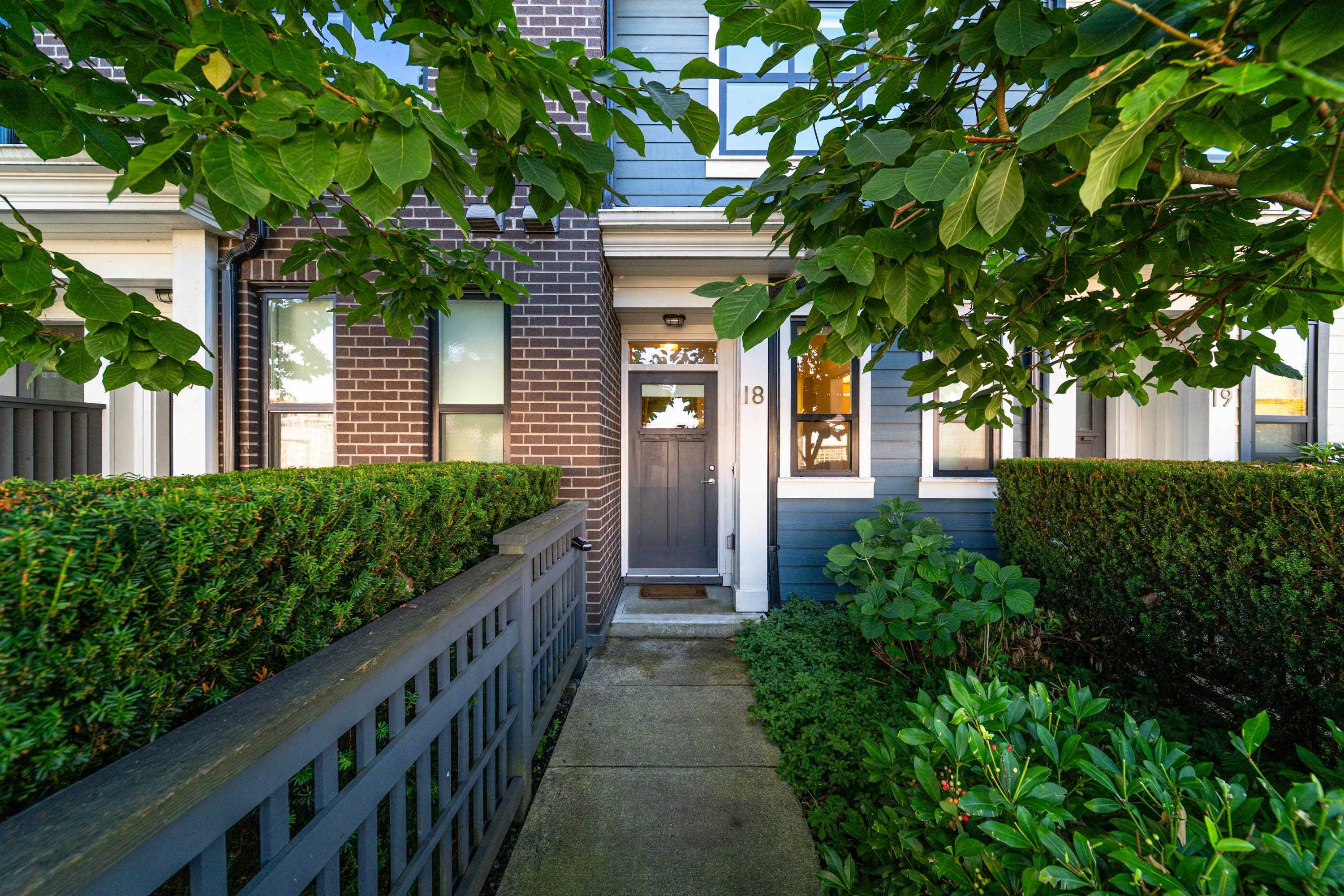 17 7039 MACPHERSON AVENUE 35