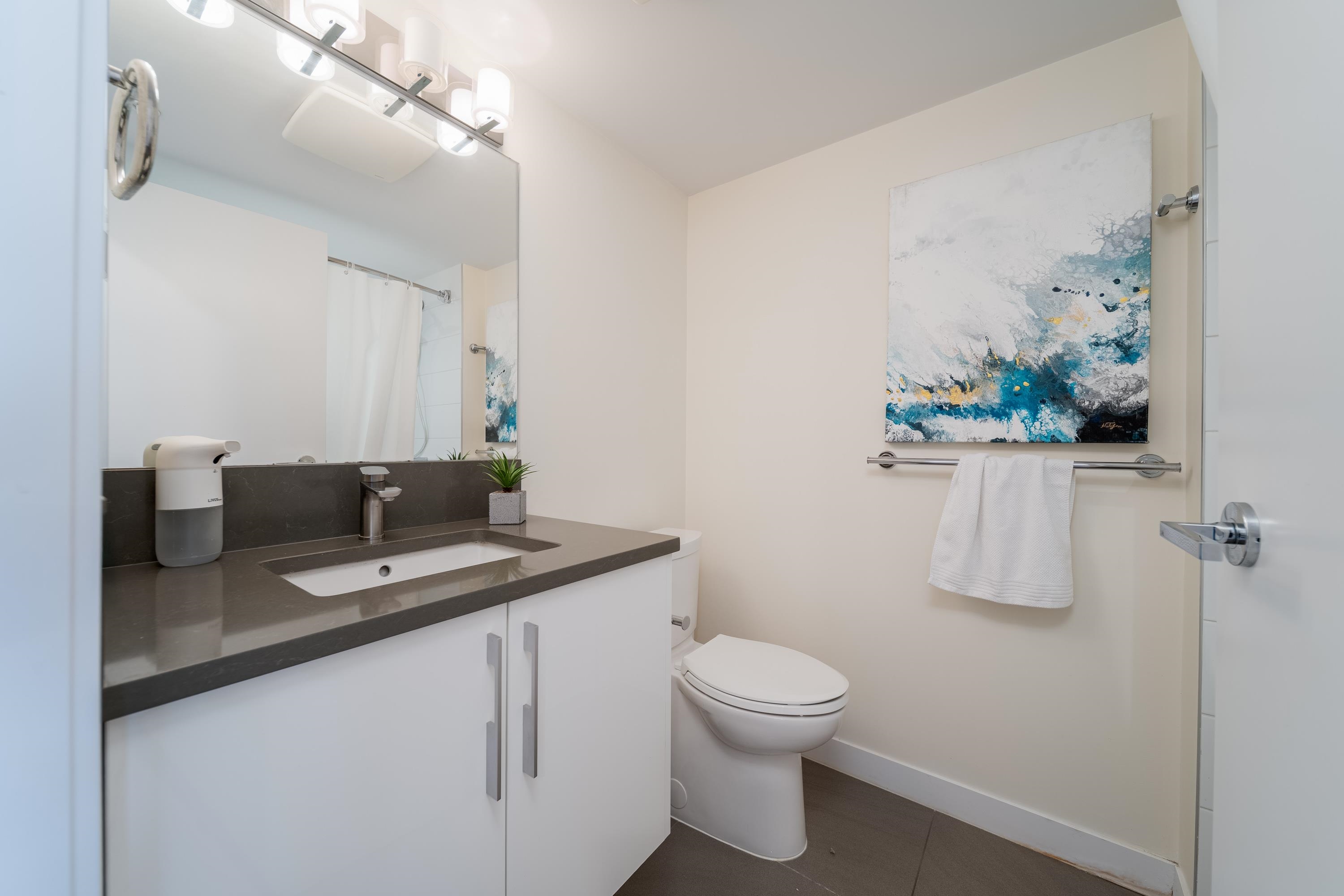 17 7039 MACPHERSON AVENUE 24