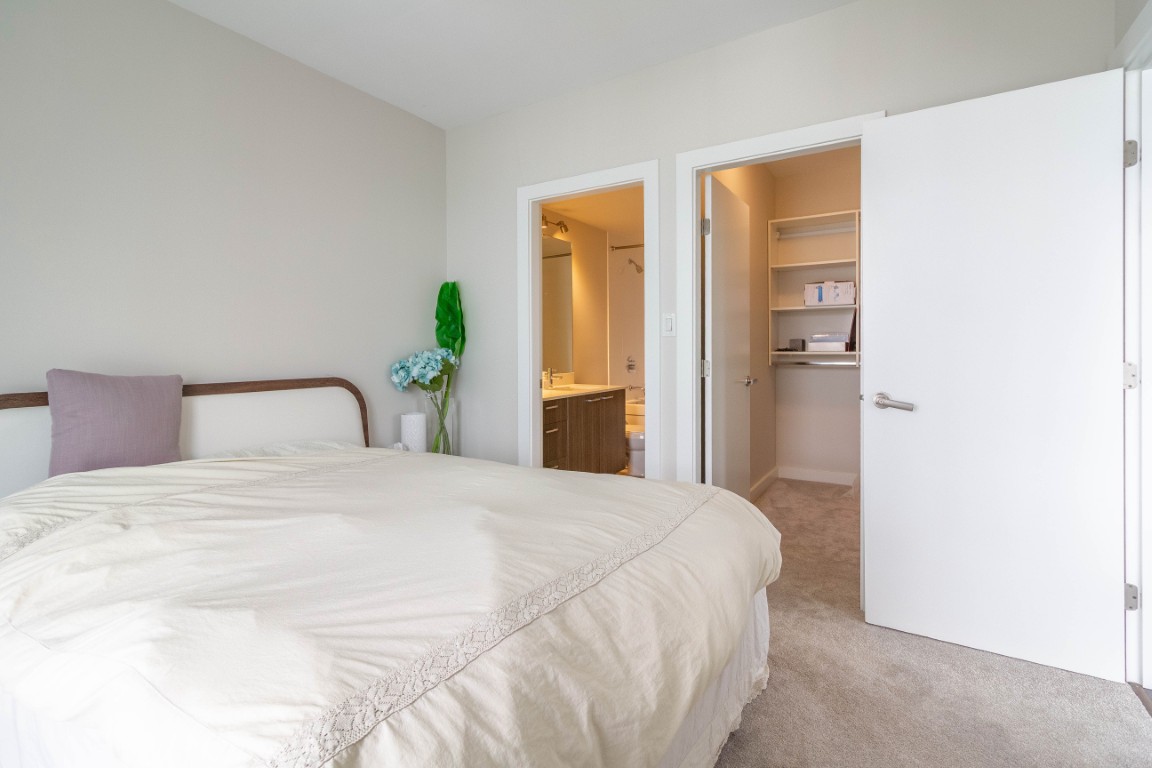 3702 2955 ATLANTIC AVENUE 14