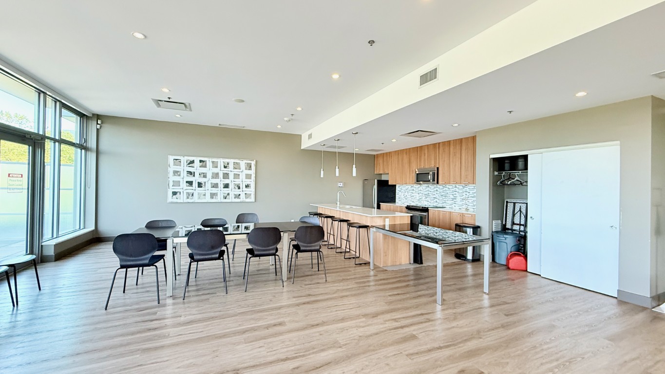 3702 2955 ATLANTIC AVENUE 22