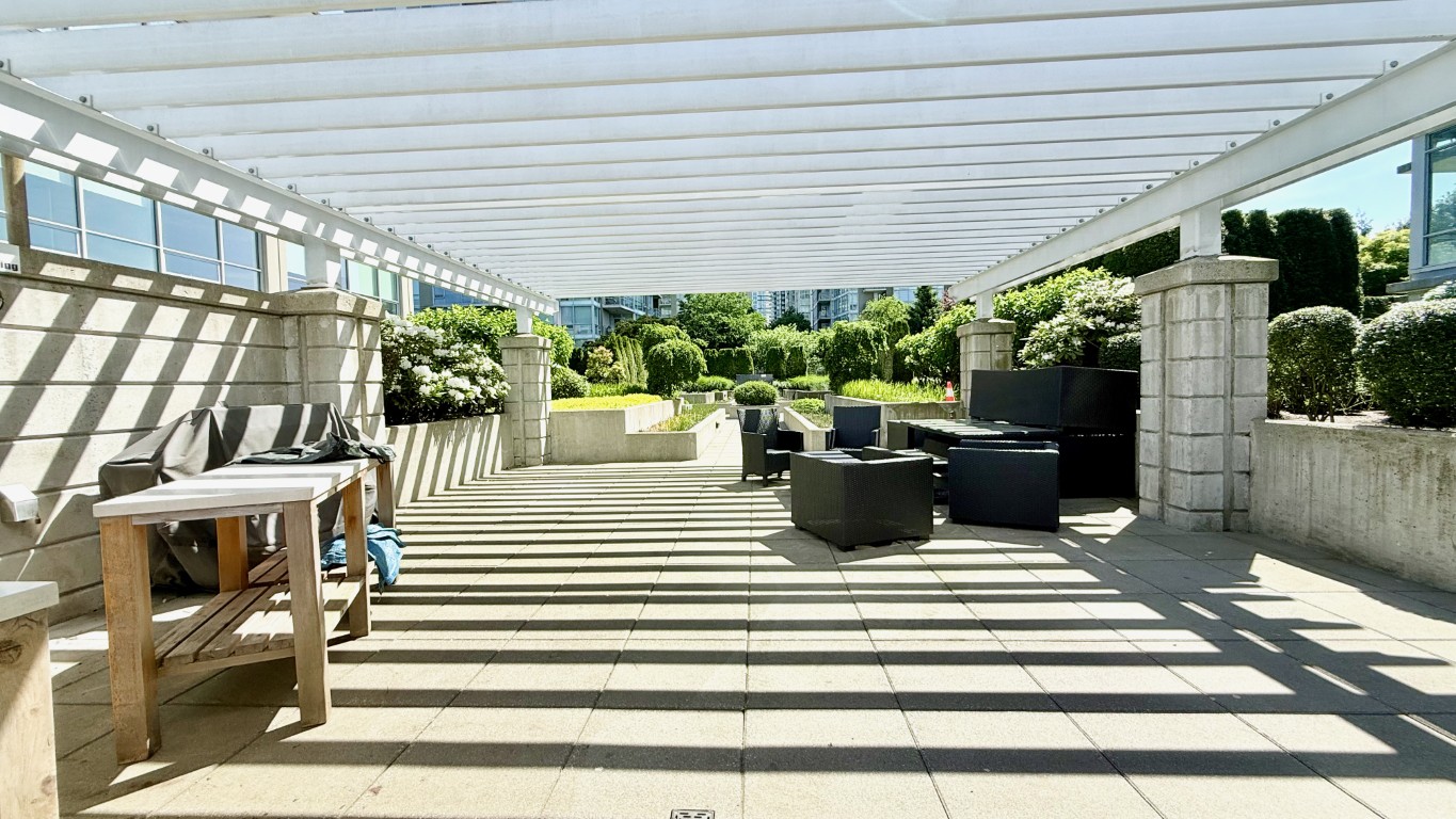 3702 2955 ATLANTIC AVENUE 28