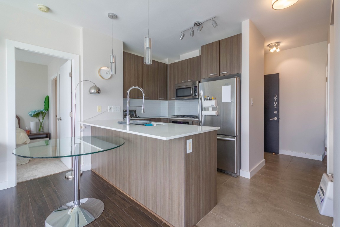 3702 2955 ATLANTIC AVENUE 9
