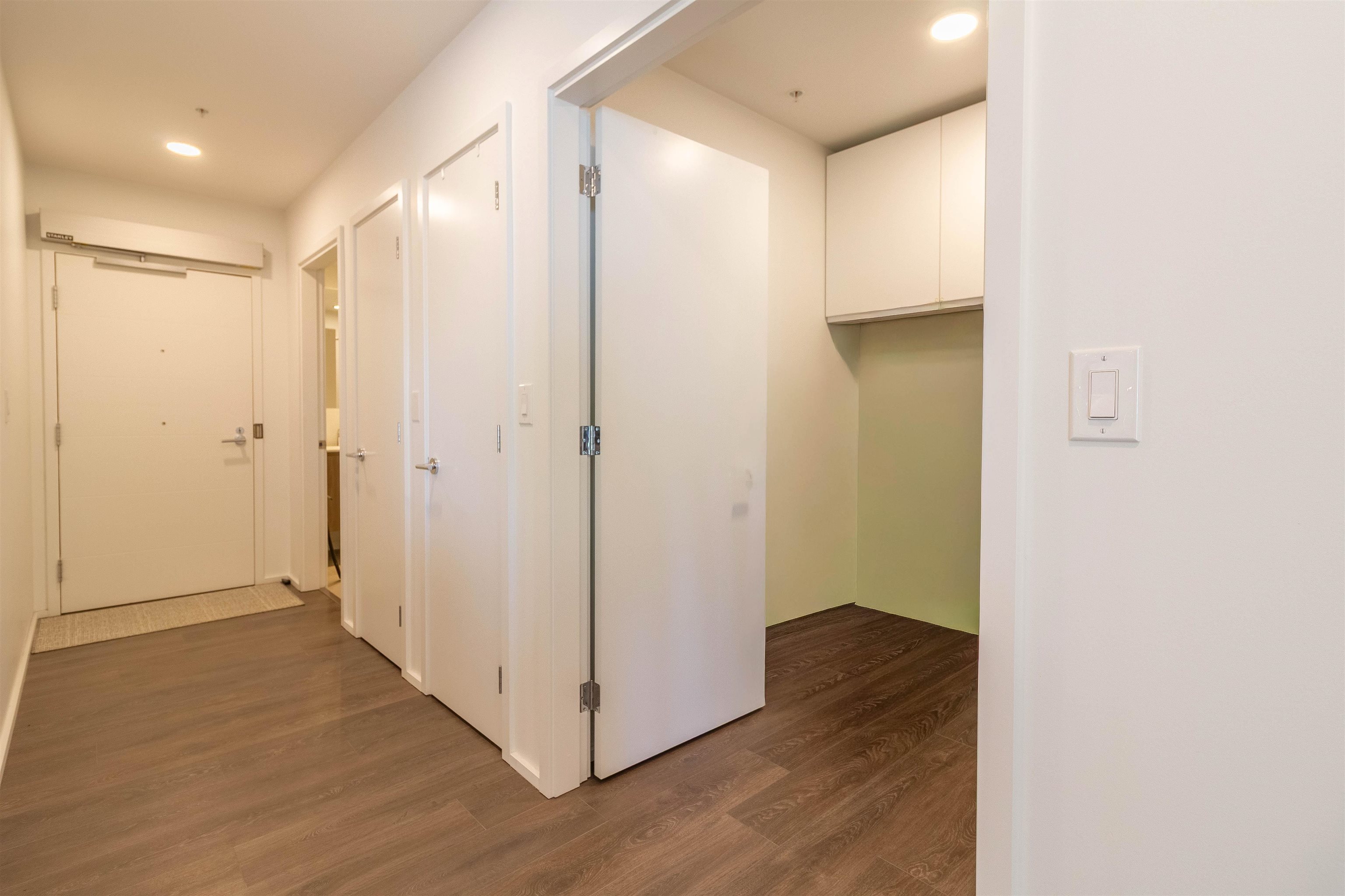 1607 4650 BRENTWOOD BOULEVARD 16