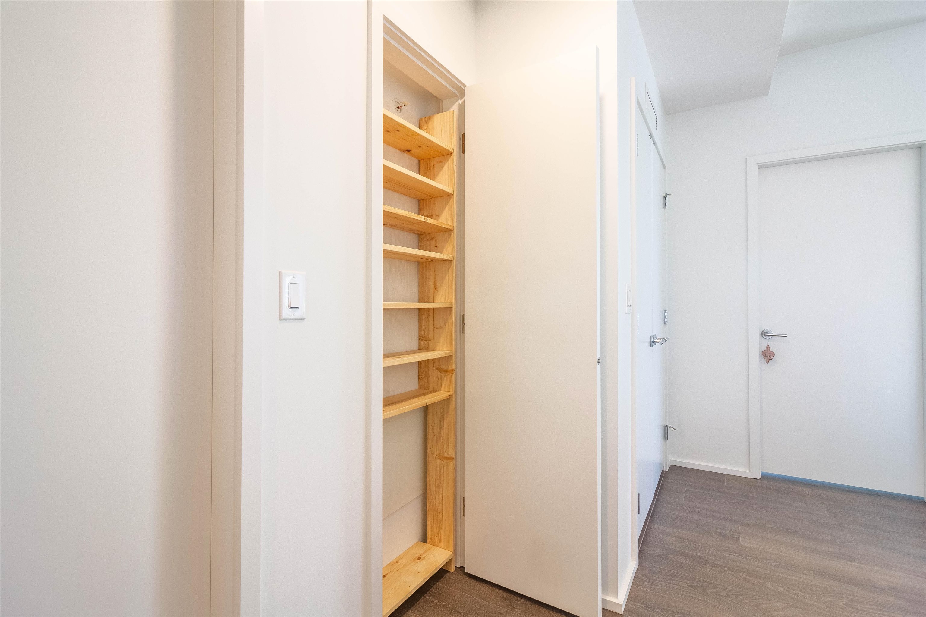 1607 4650 BRENTWOOD BOULEVARD 20
