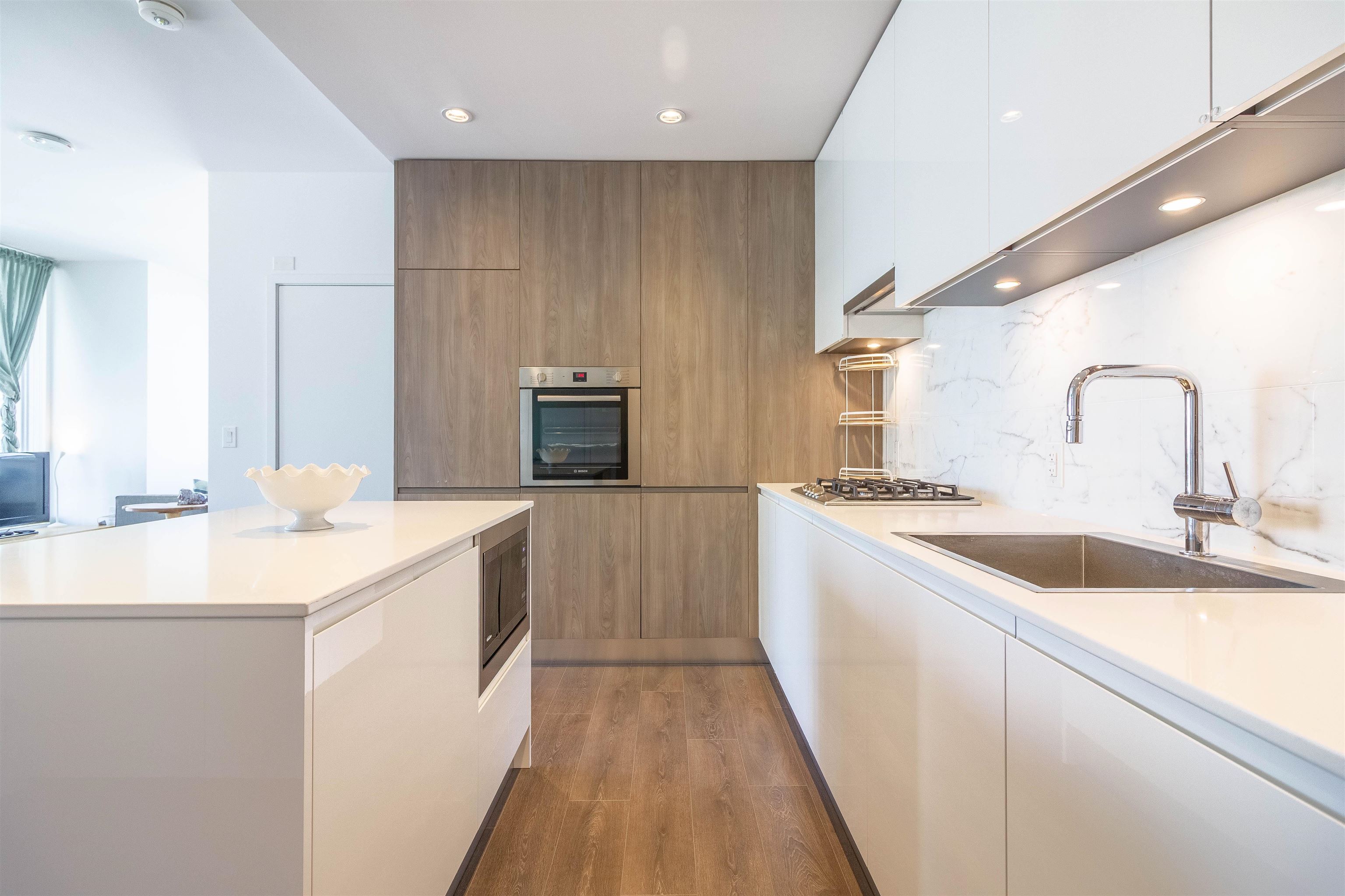 1607 4650 BRENTWOOD BOULEVARD 10
