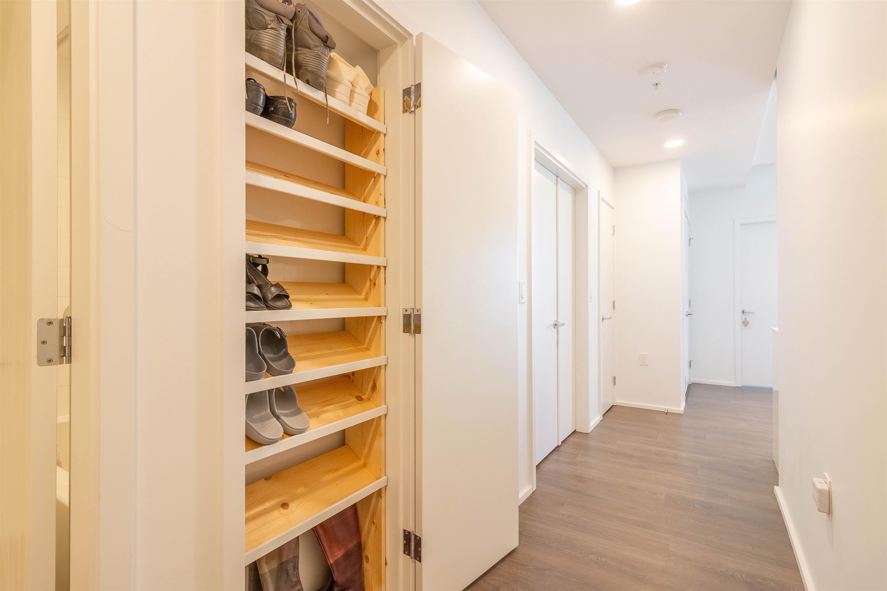 1607 4650 BRENTWOOD BOULEVARD 19