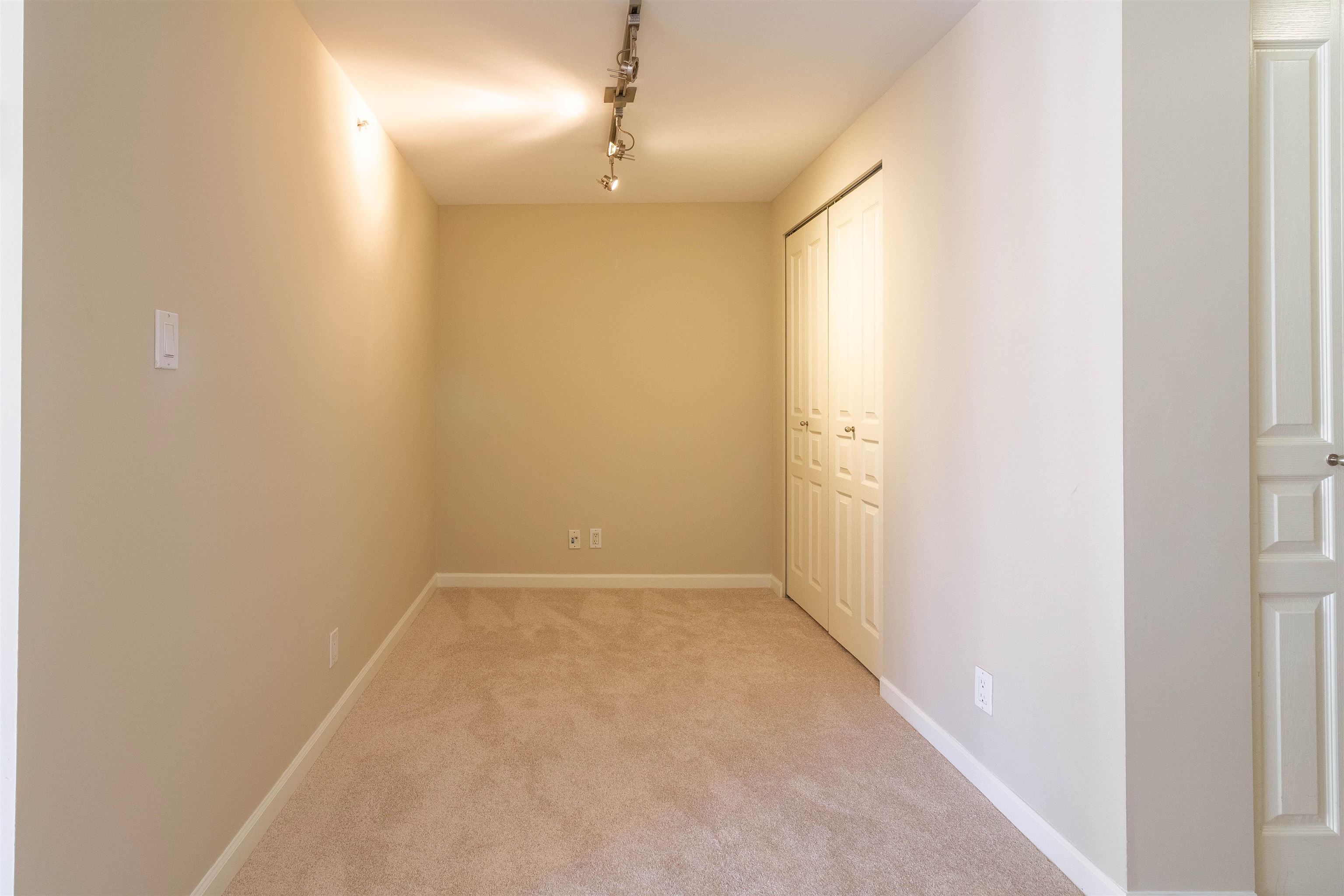 303 9298 UNIVERSITY CRESCENT 17