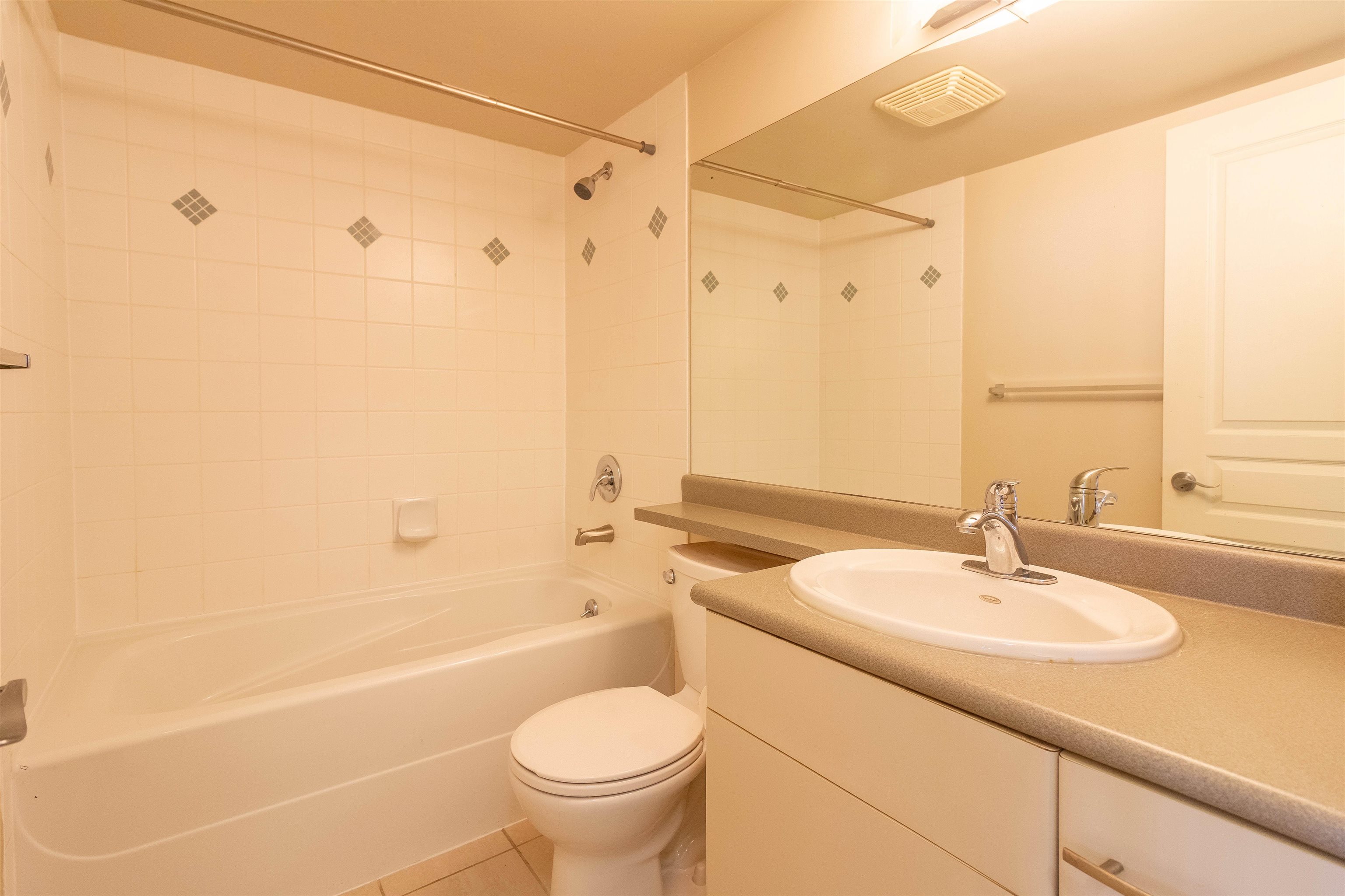 303 9298 UNIVERSITY CRESCENT 15