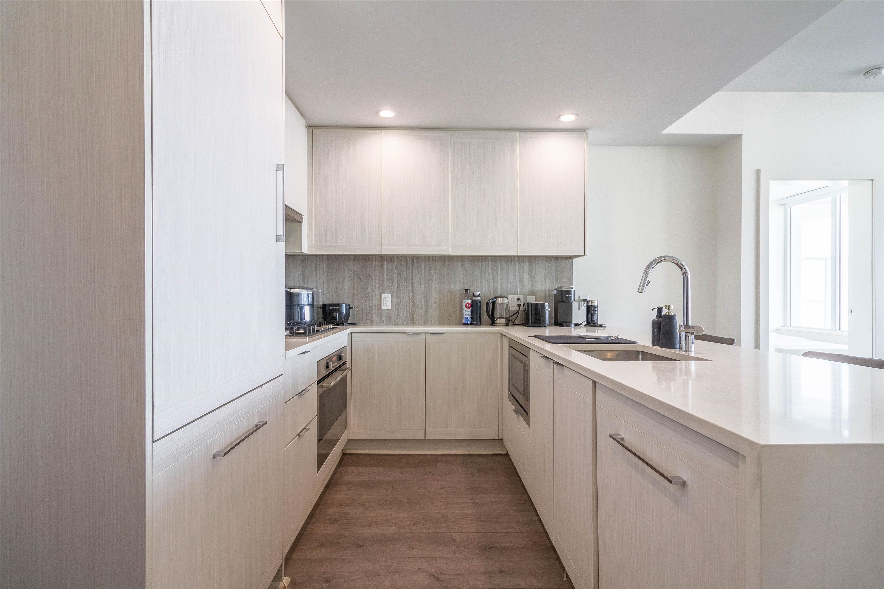 1803 5051 IMPERIAL STREET 8