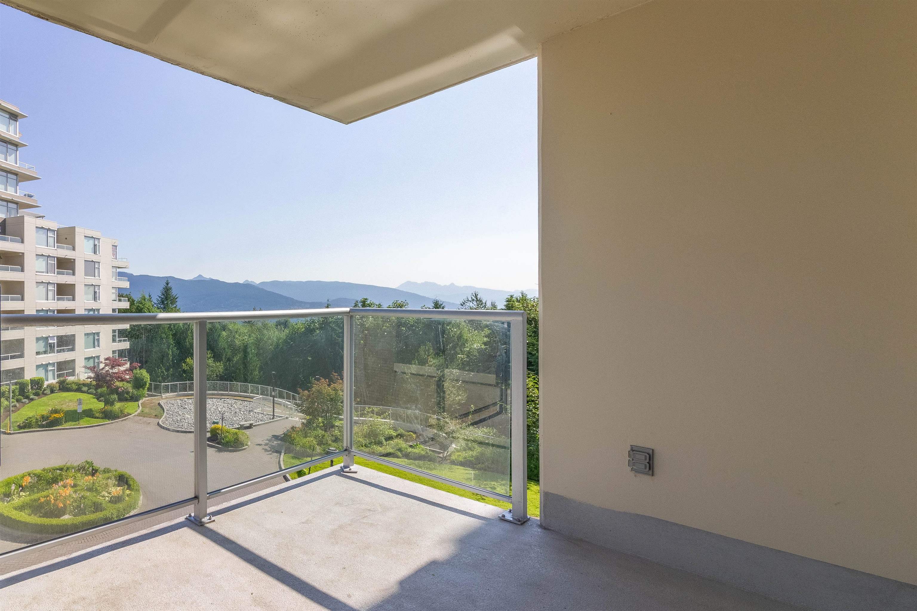 303 9298 UNIVERSITY CRESCENT 20