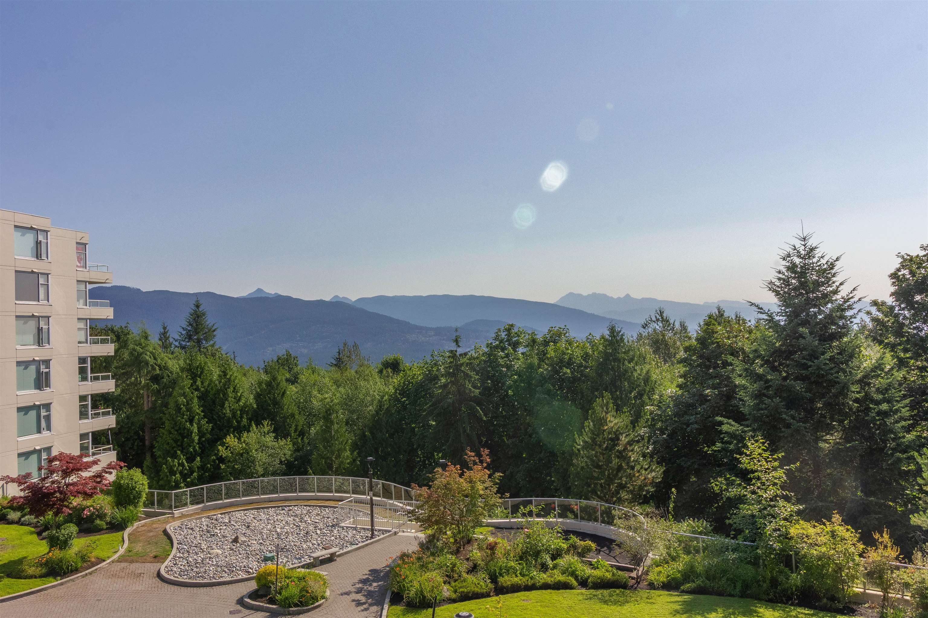 303 9298 UNIVERSITY CRESCENT 23