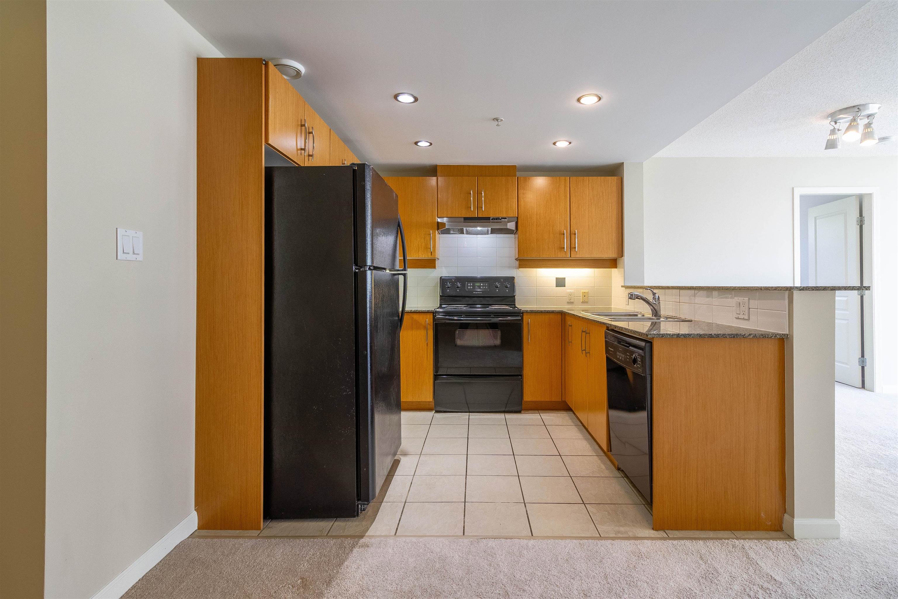 303 9298 UNIVERSITY CRESCENT 10