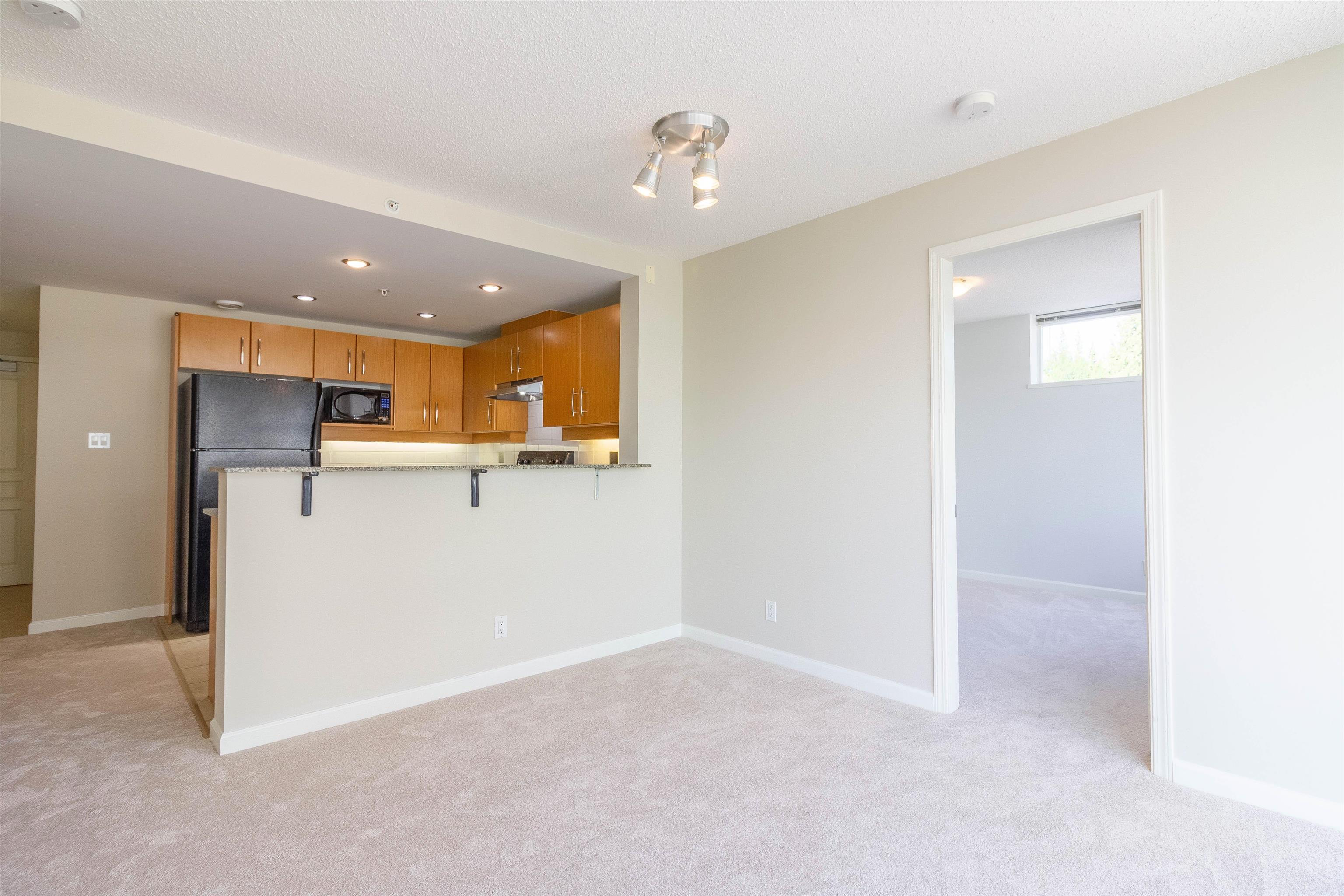 303 9298 UNIVERSITY CRESCENT 8