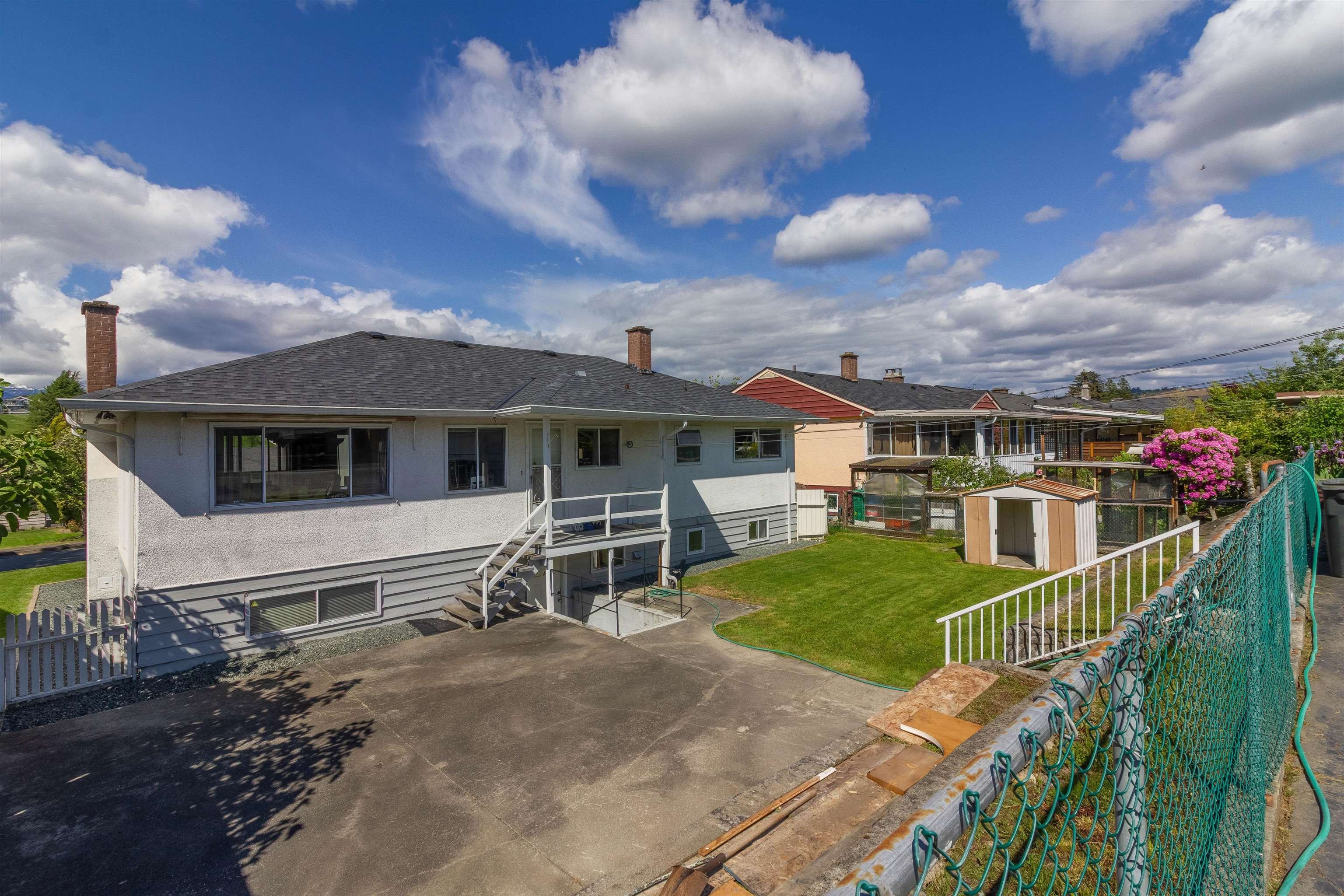 4810 FAIRLAWN DRIVE 32
