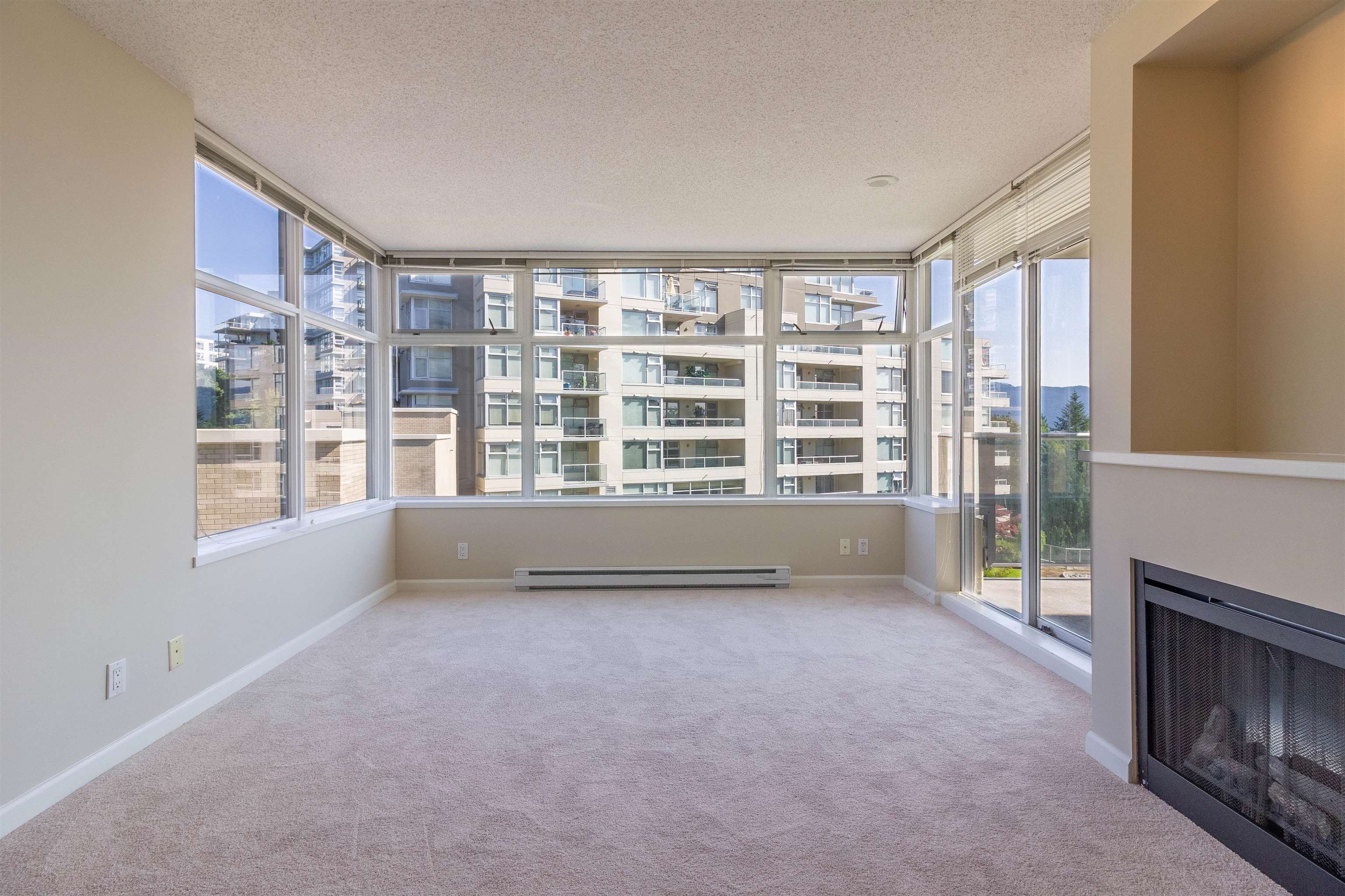 303 9298 UNIVERSITY CRESCENT 4