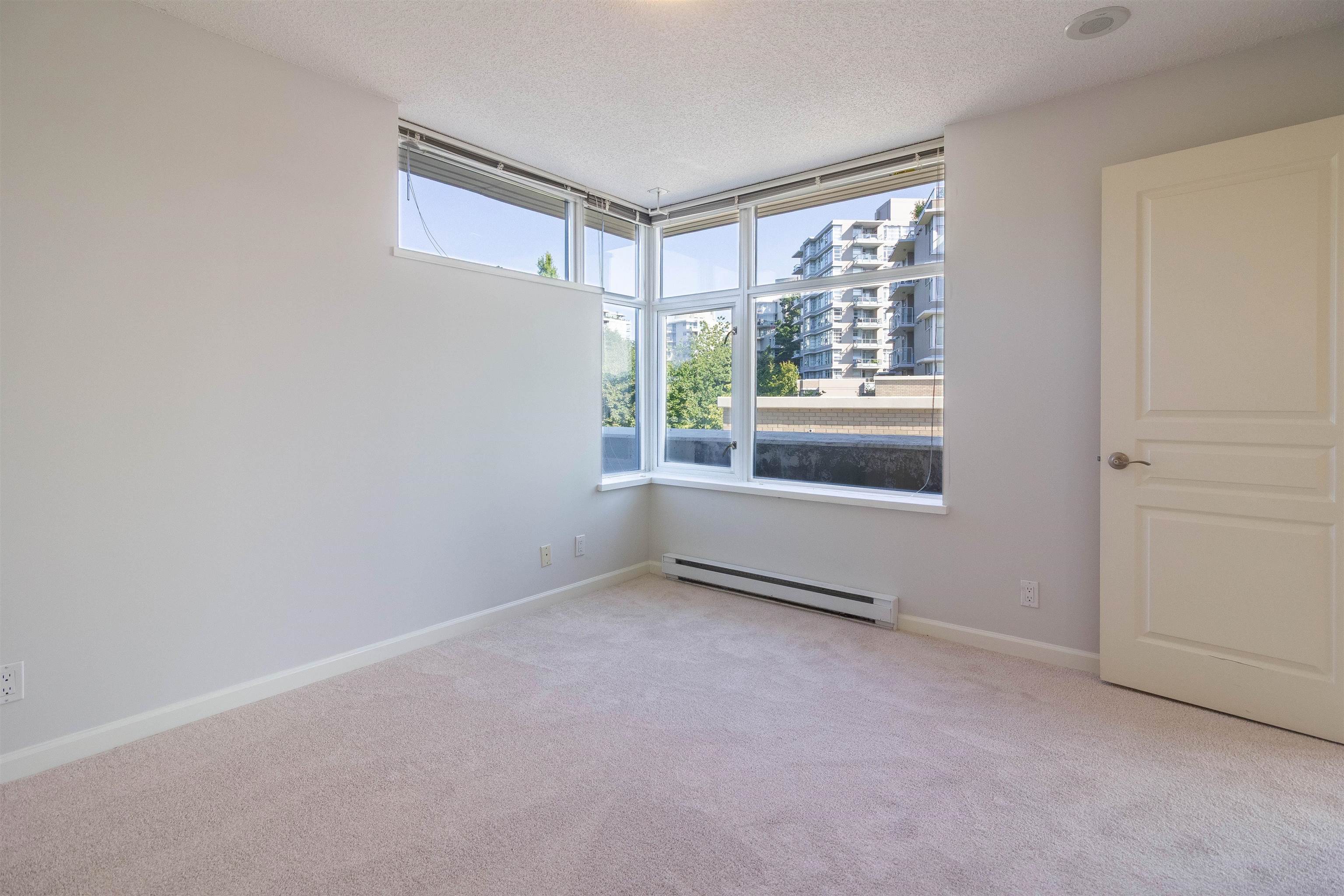 303 9298 UNIVERSITY CRESCENT 12