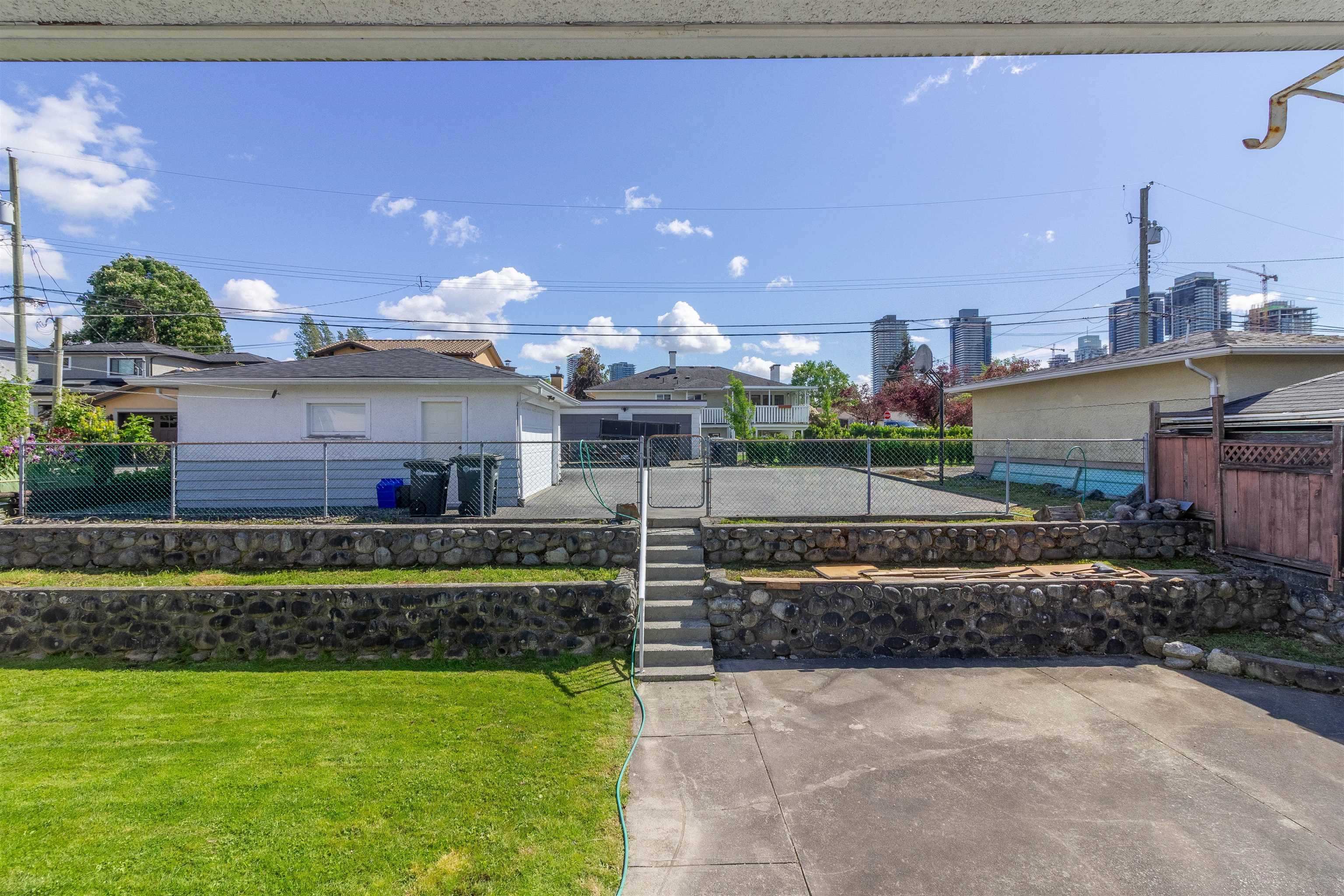 4810 FAIRLAWN DRIVE 28
