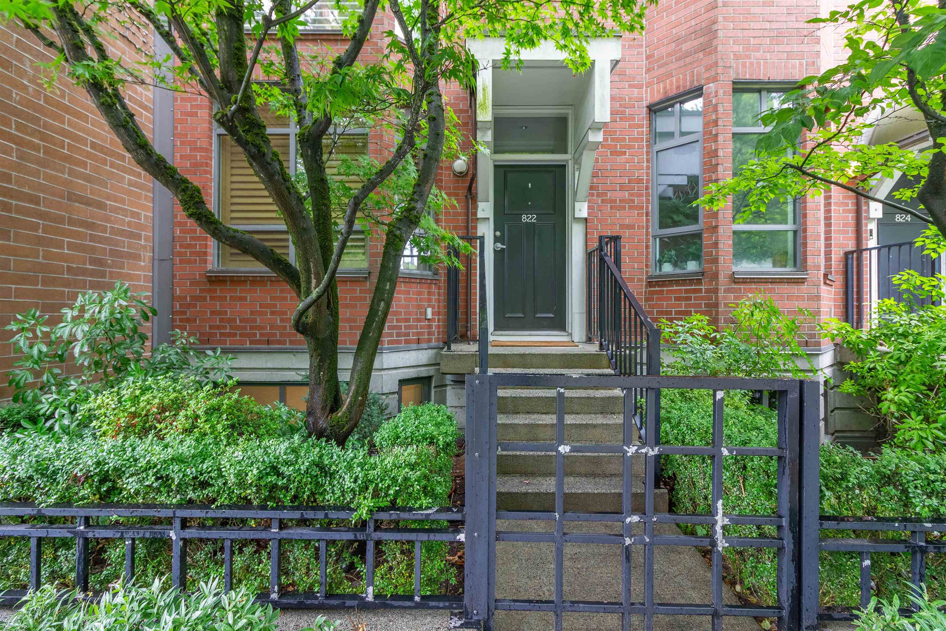 822 W 6TH AVENUE 27
