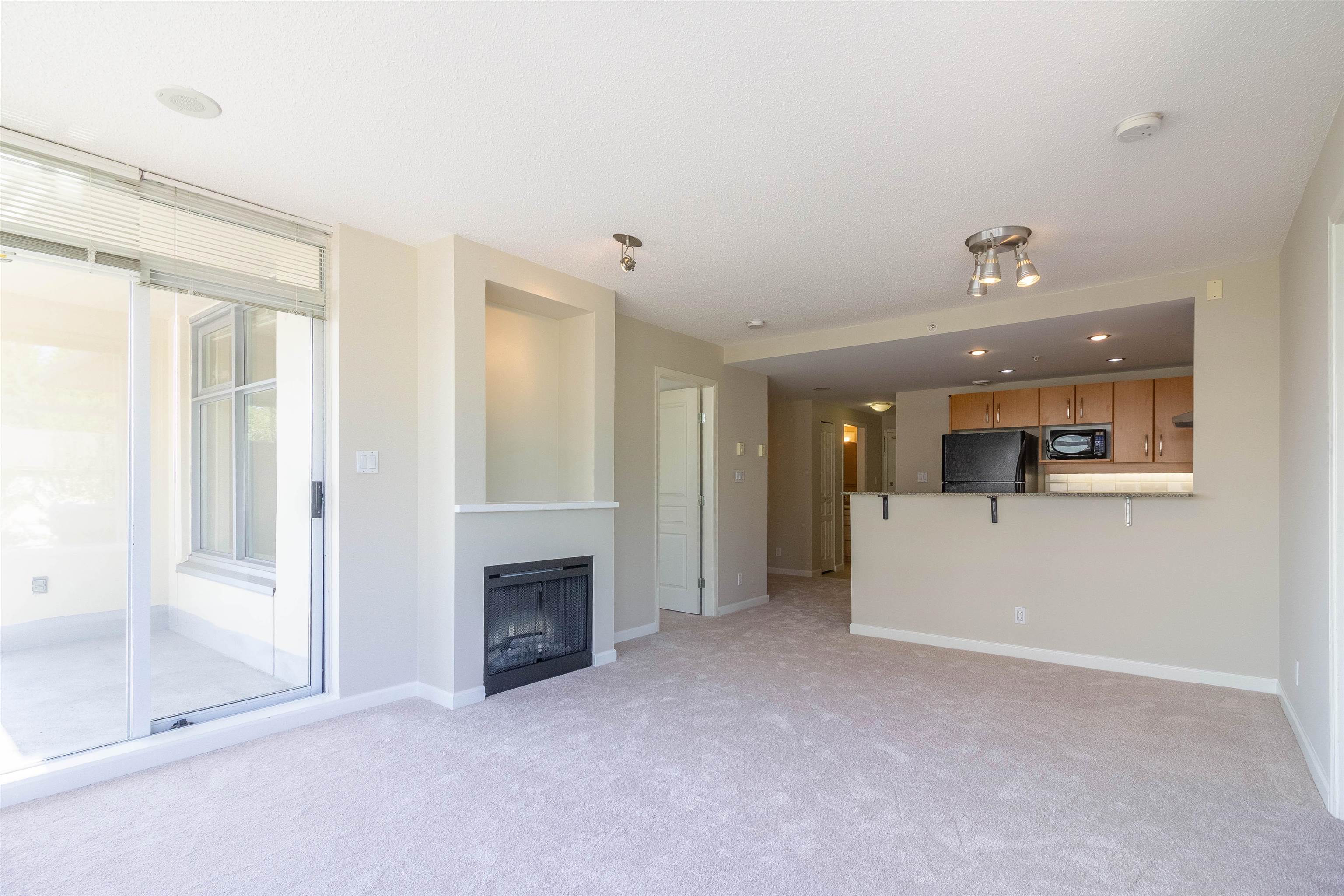 303 9298 UNIVERSITY CRESCENT 6