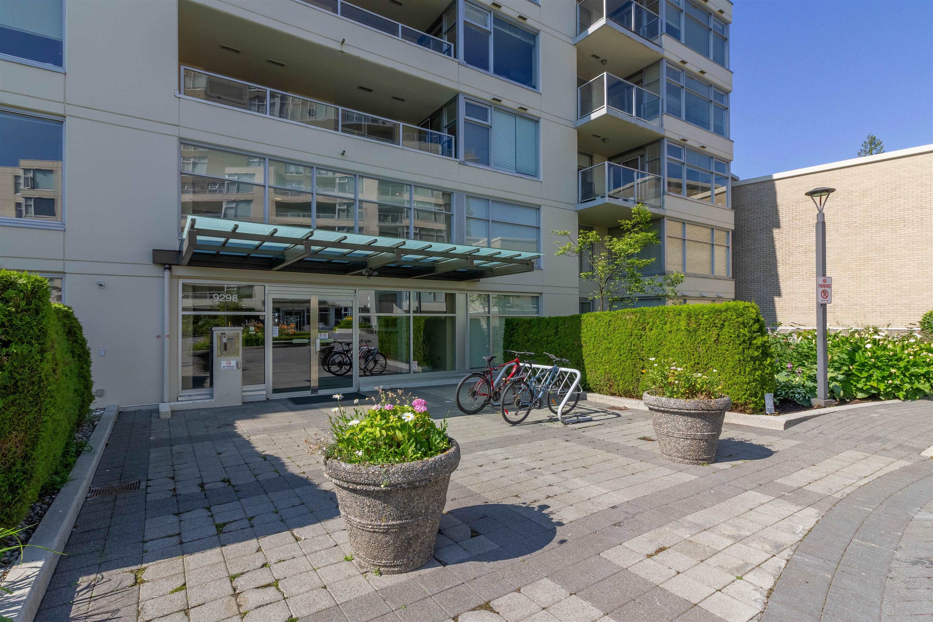 303 9298 UNIVERSITY CRESCENT 27