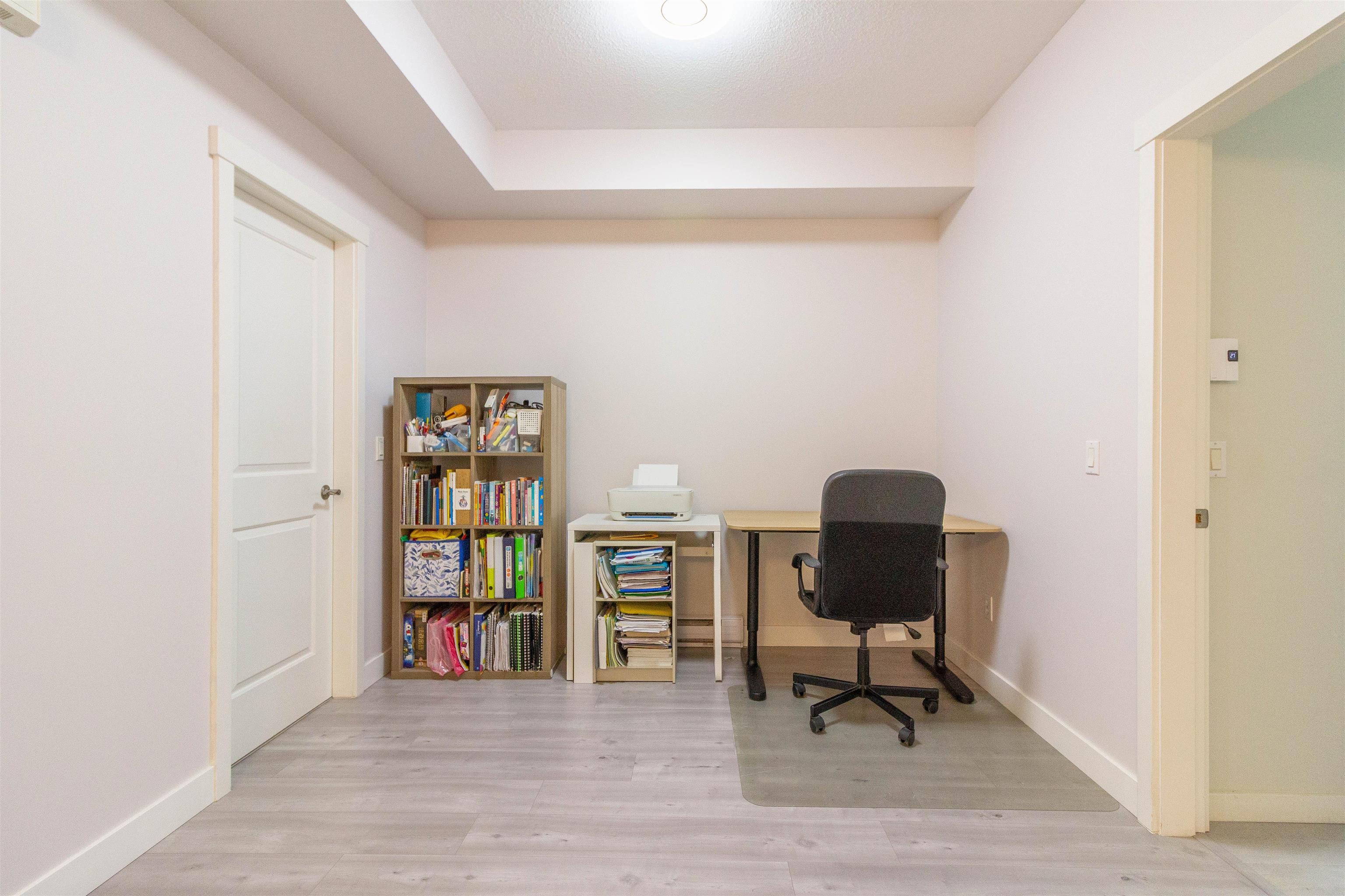 32 9229 UNIVERSITY CRESCENT 10