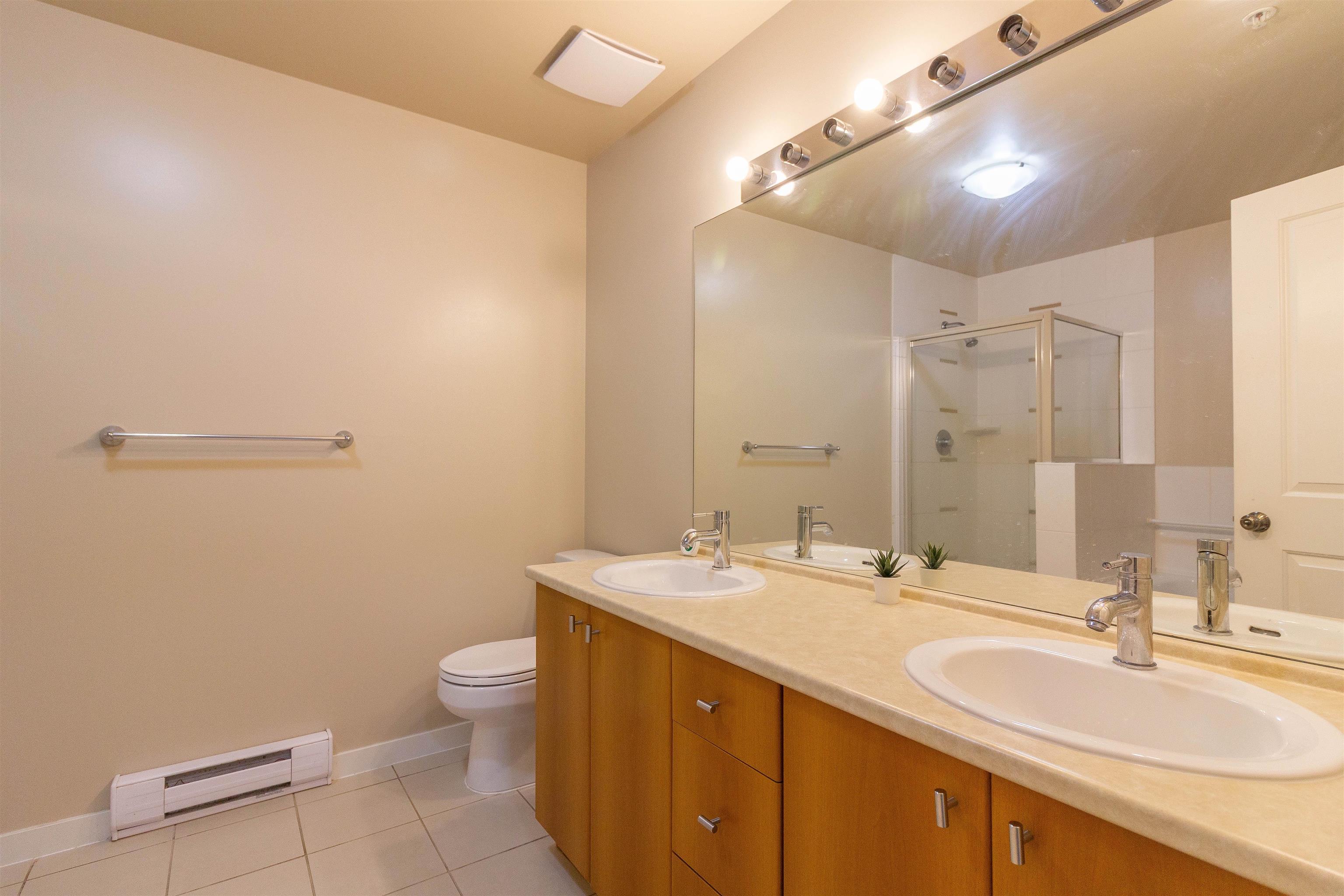 32 9229 UNIVERSITY CRESCENT 16
