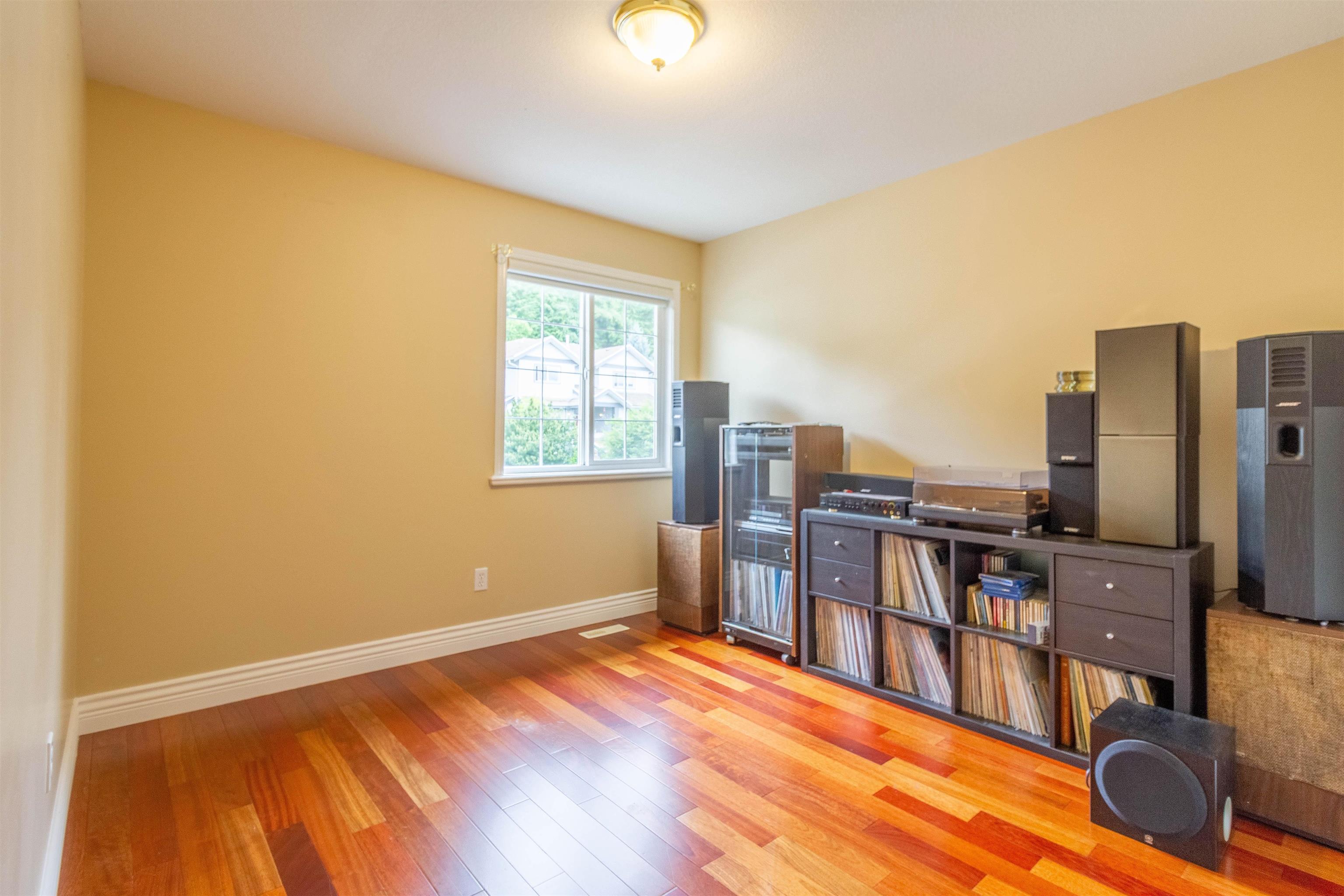 2115 BERKSHIRE CRESCENT 20