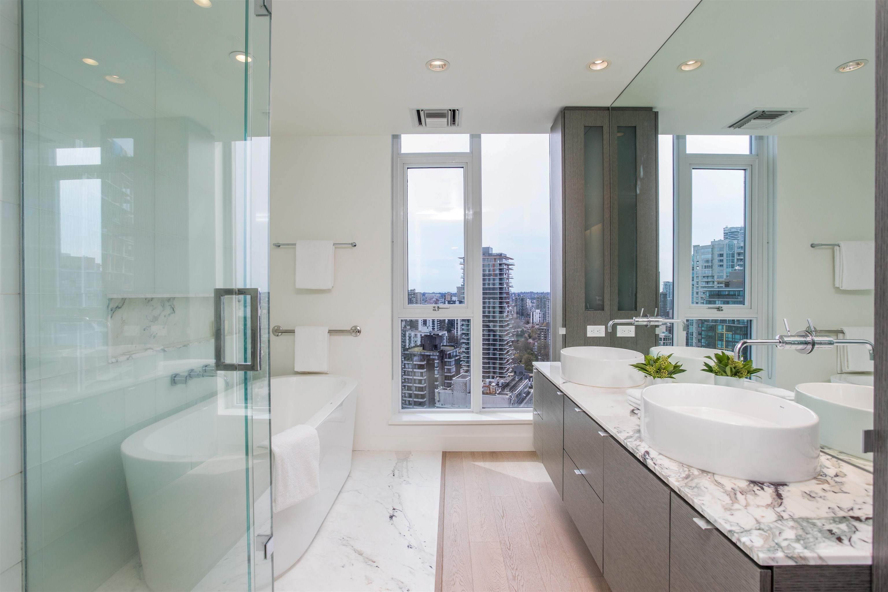 3101 1499 W PENDER STREET 16