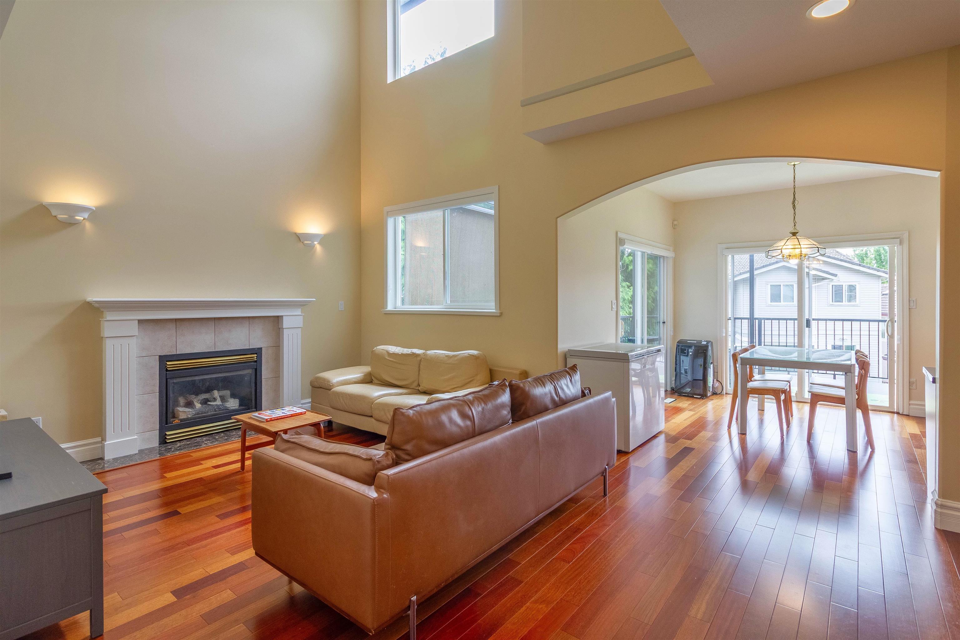 2115 BERKSHIRE CRESCENT 9
