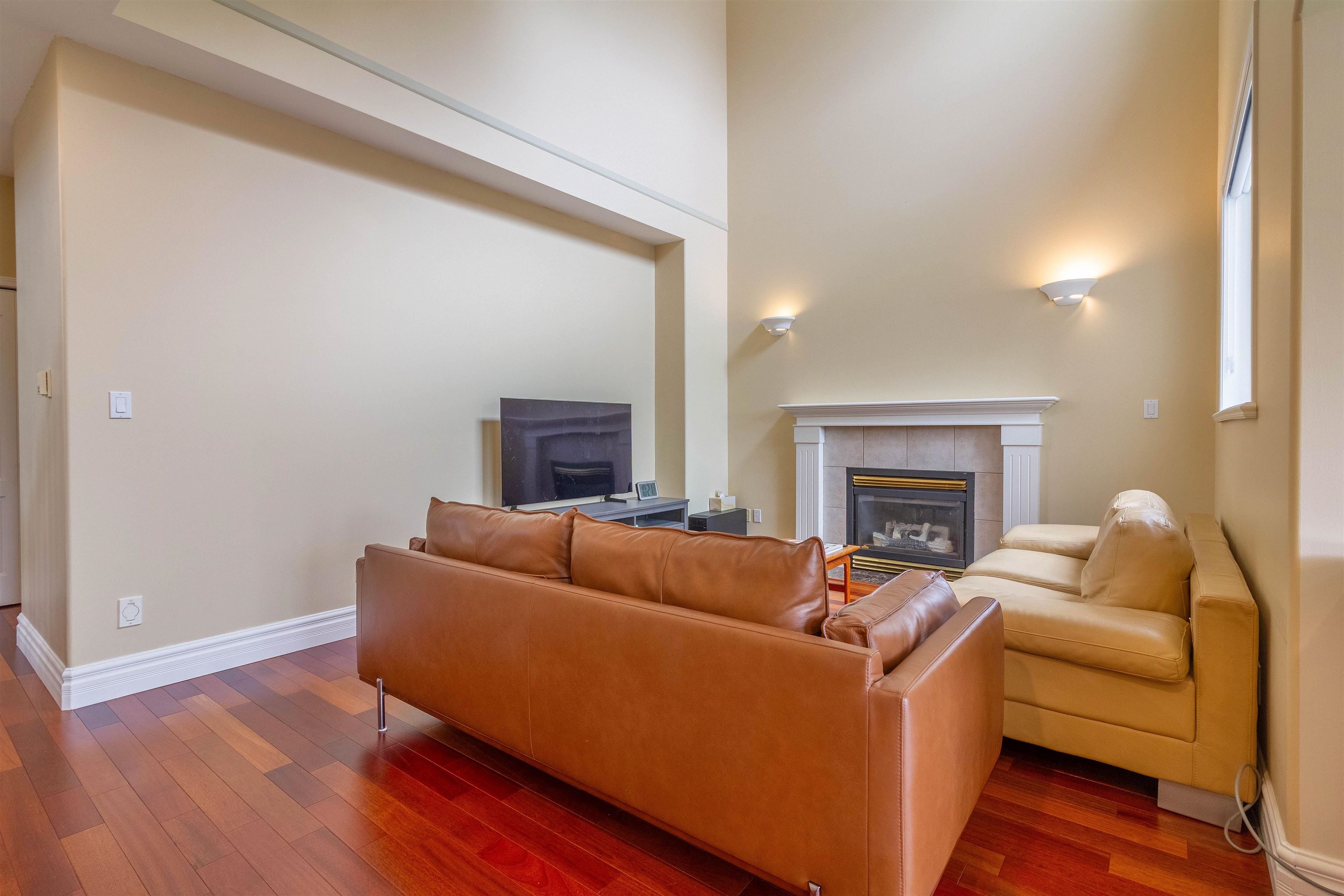 2115 BERKSHIRE CRESCENT 10