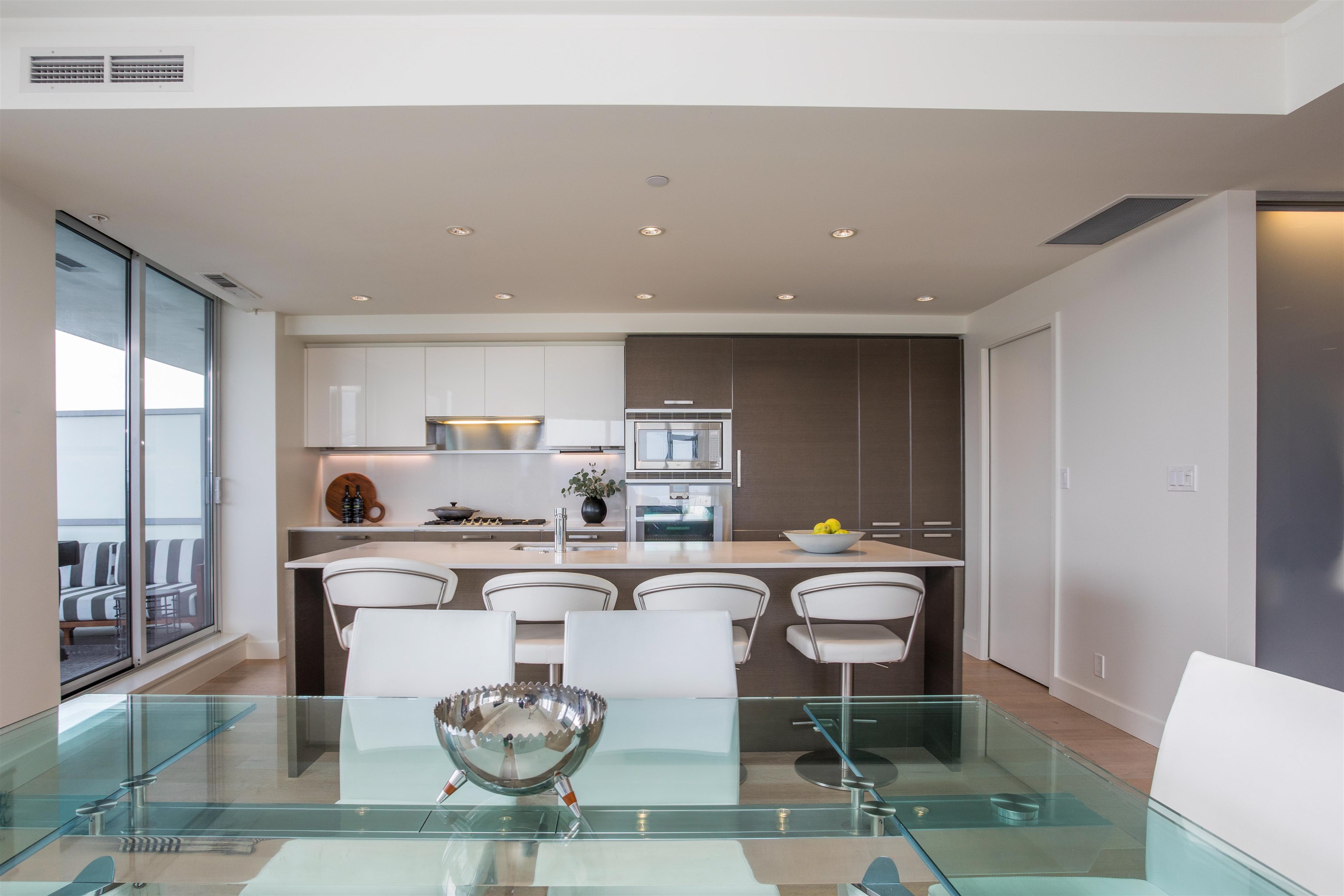 3101 1499 W PENDER STREET 12
