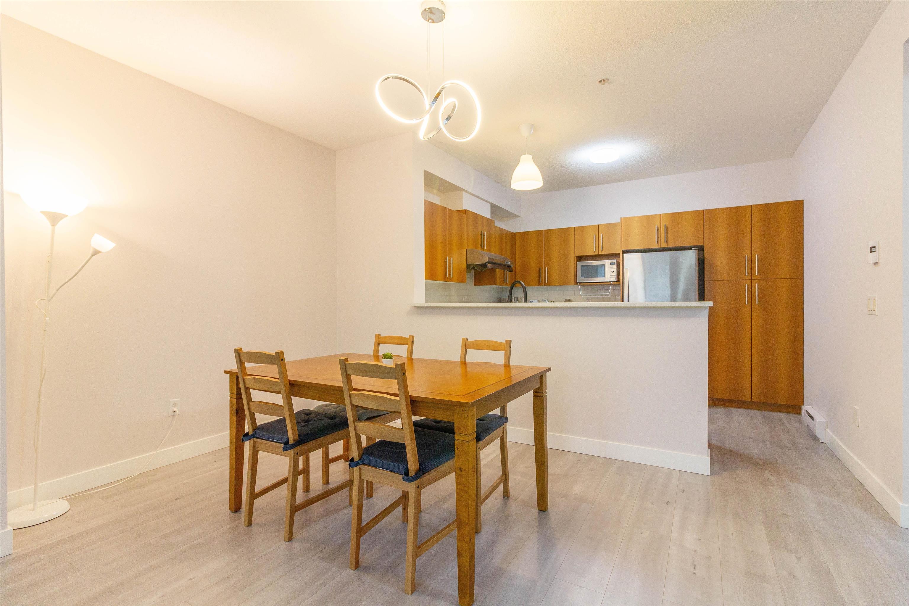 32 9229 UNIVERSITY CRESCENT 6