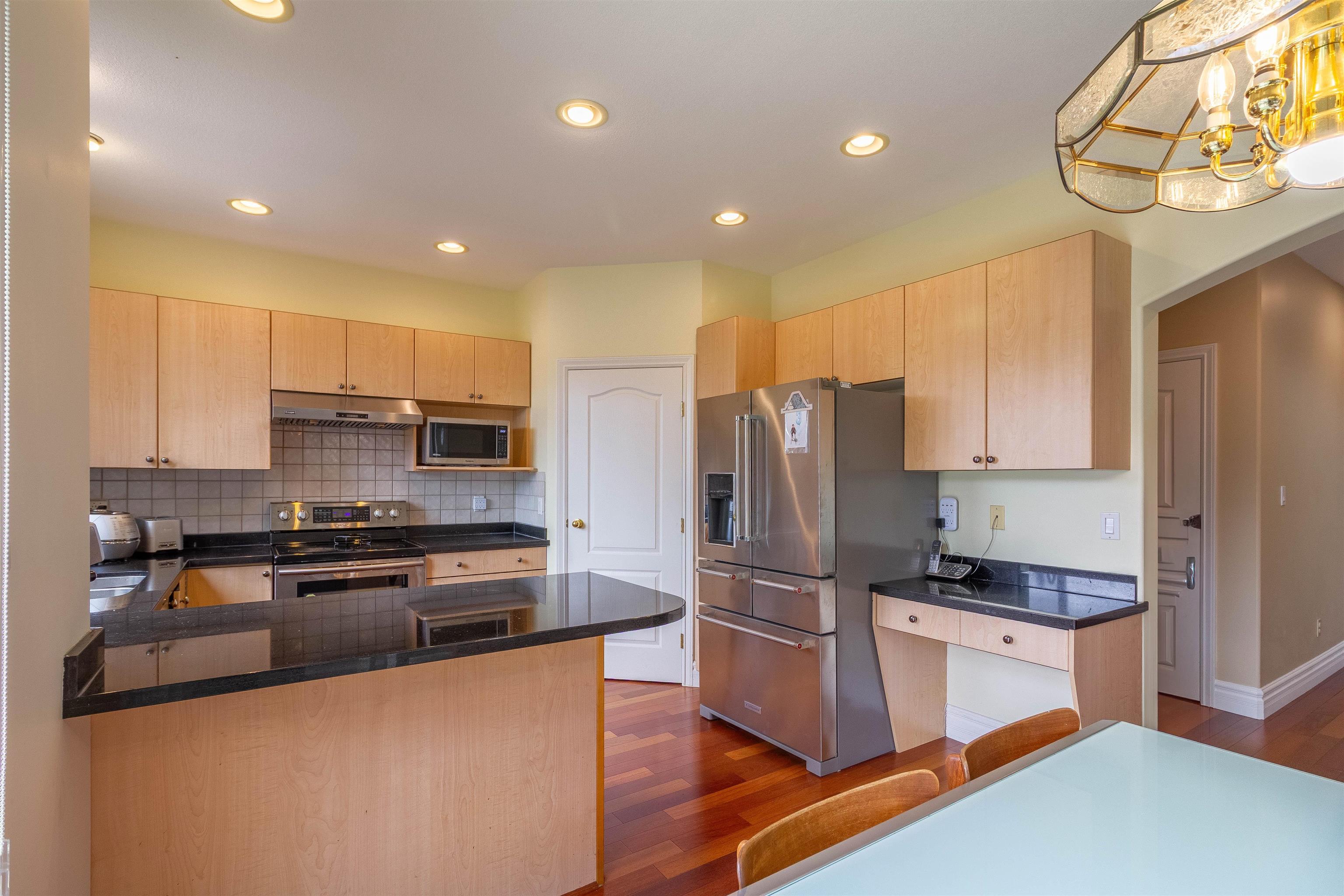 2115 BERKSHIRE CRESCENT 8