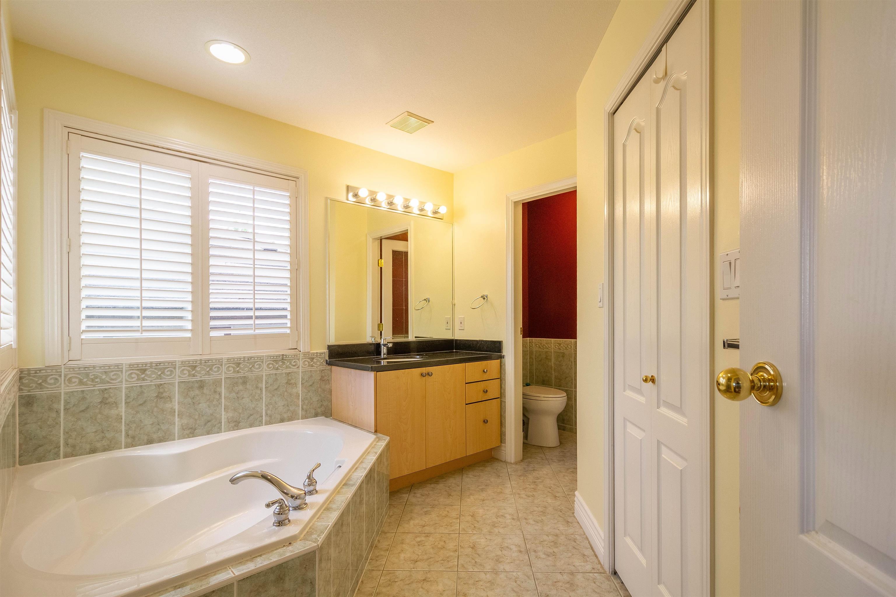 2115 BERKSHIRE CRESCENT 18