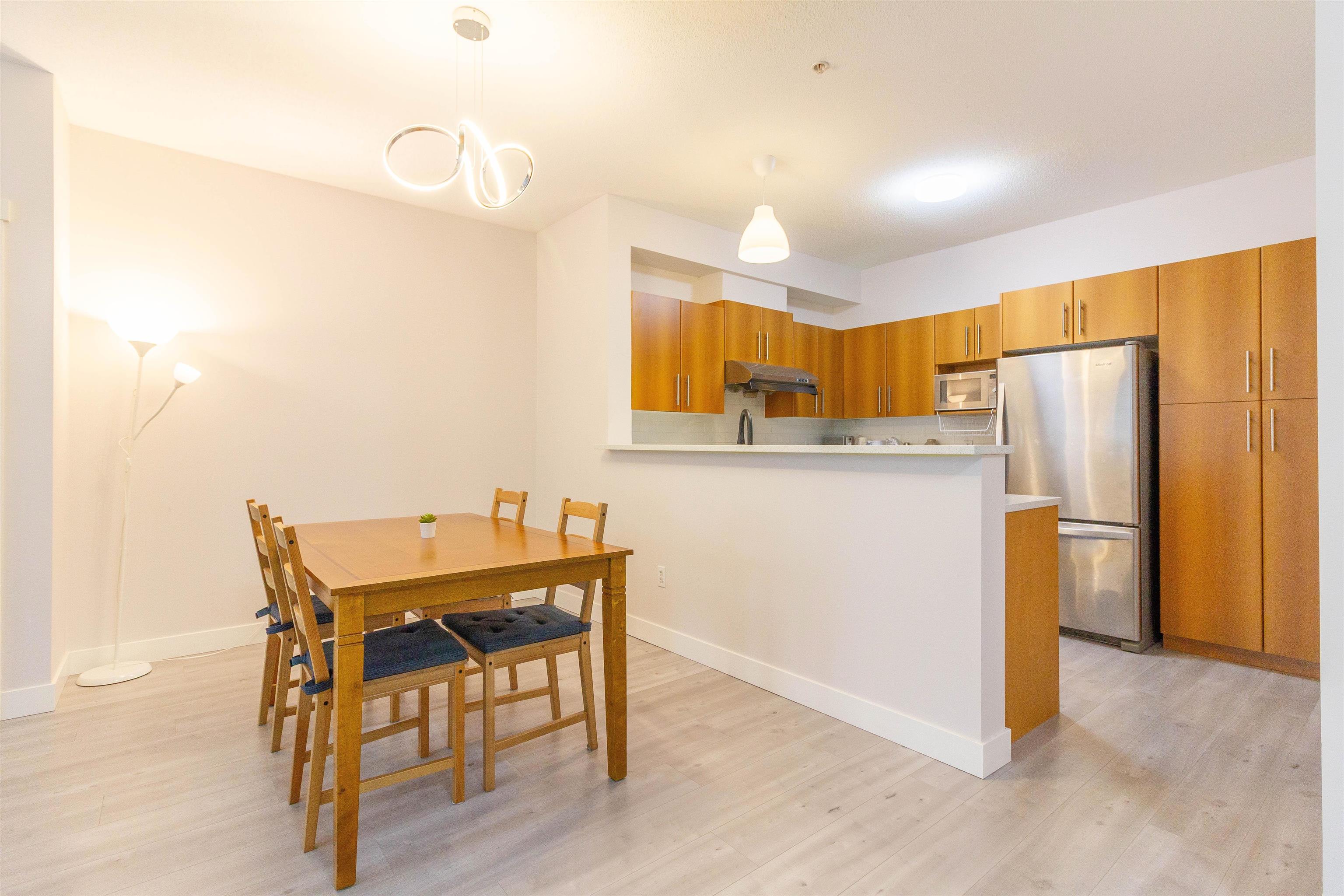 32 9229 UNIVERSITY CRESCENT 7