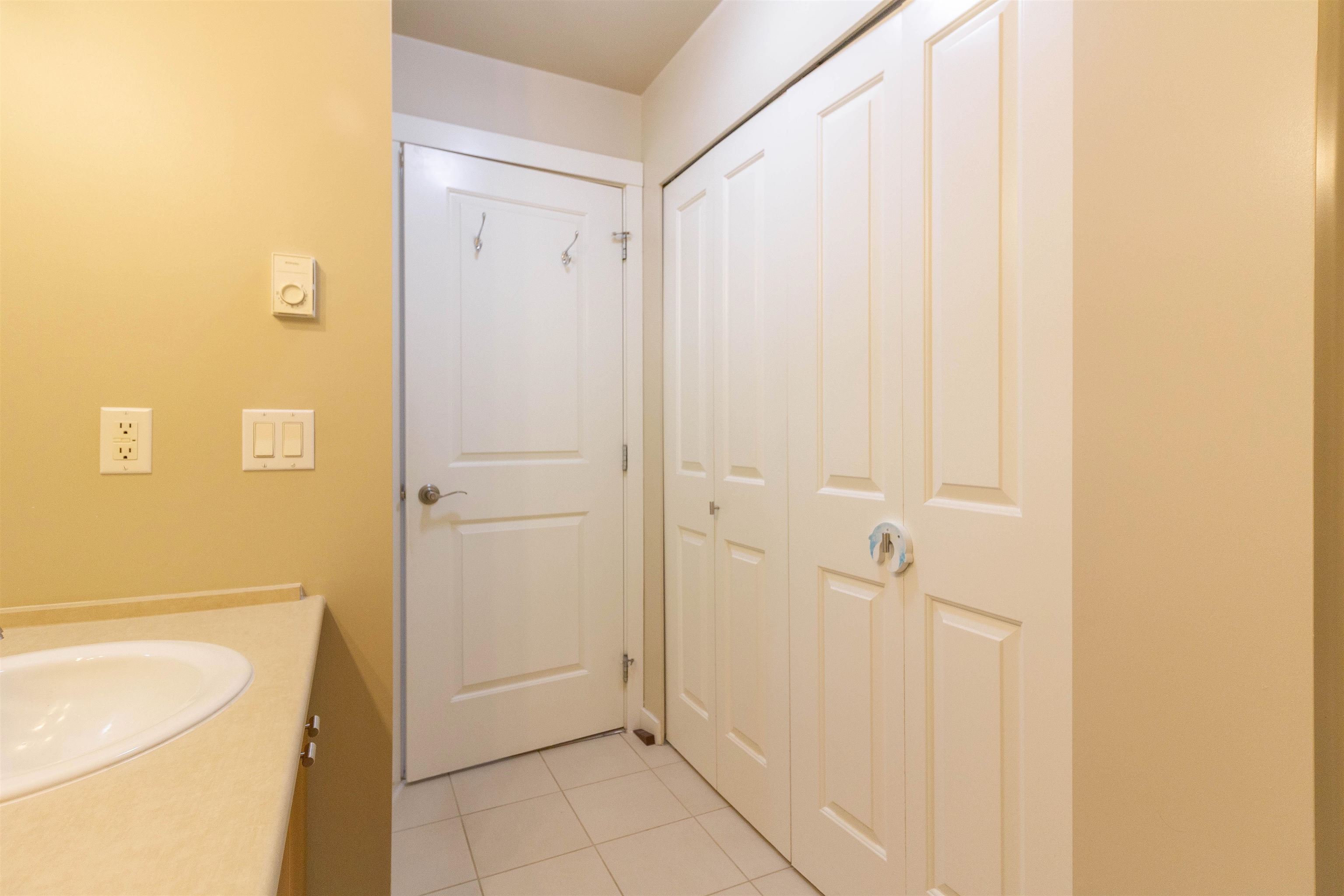 32 9229 UNIVERSITY CRESCENT 20
