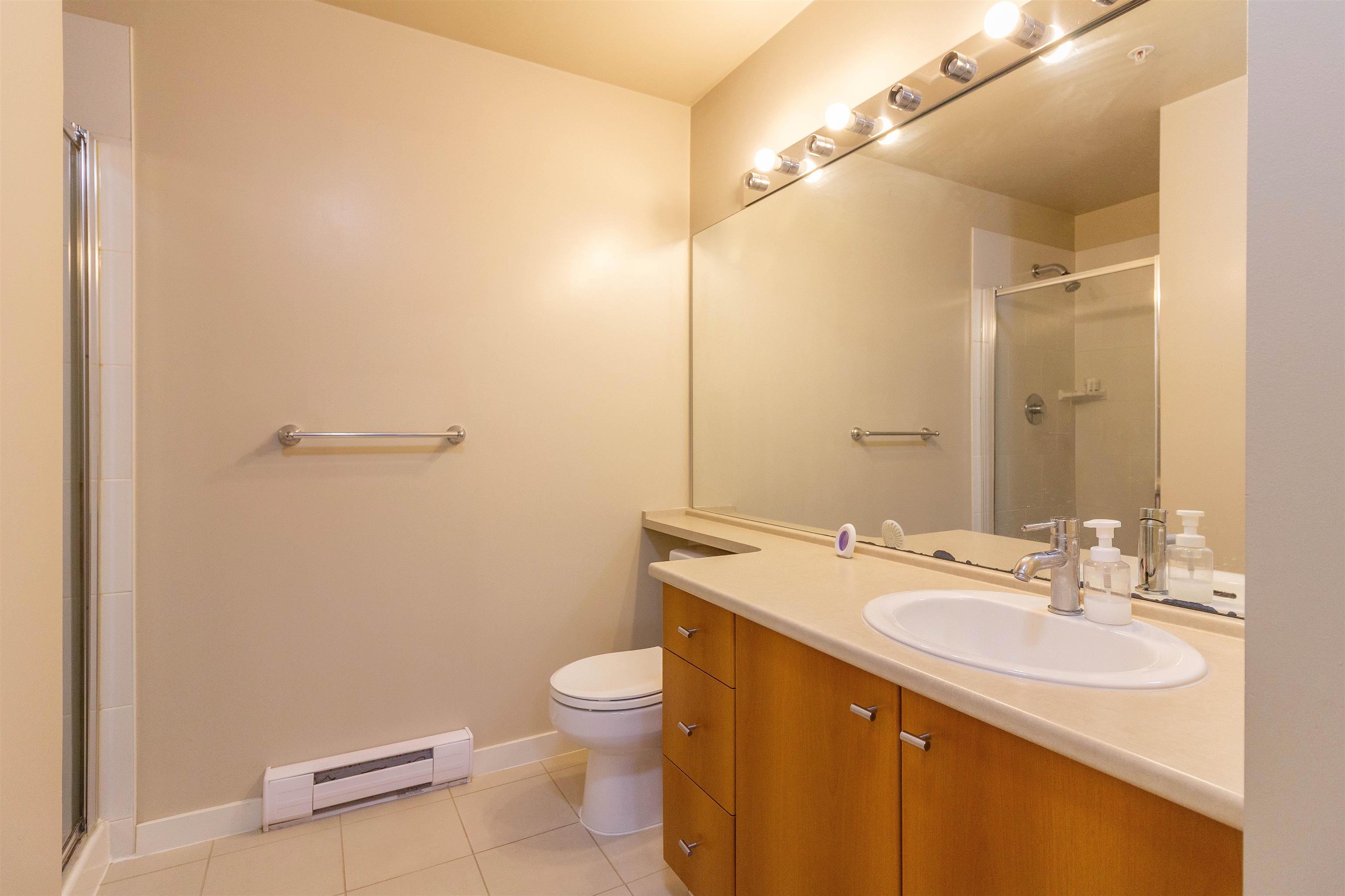 32 9229 UNIVERSITY CRESCENT 19