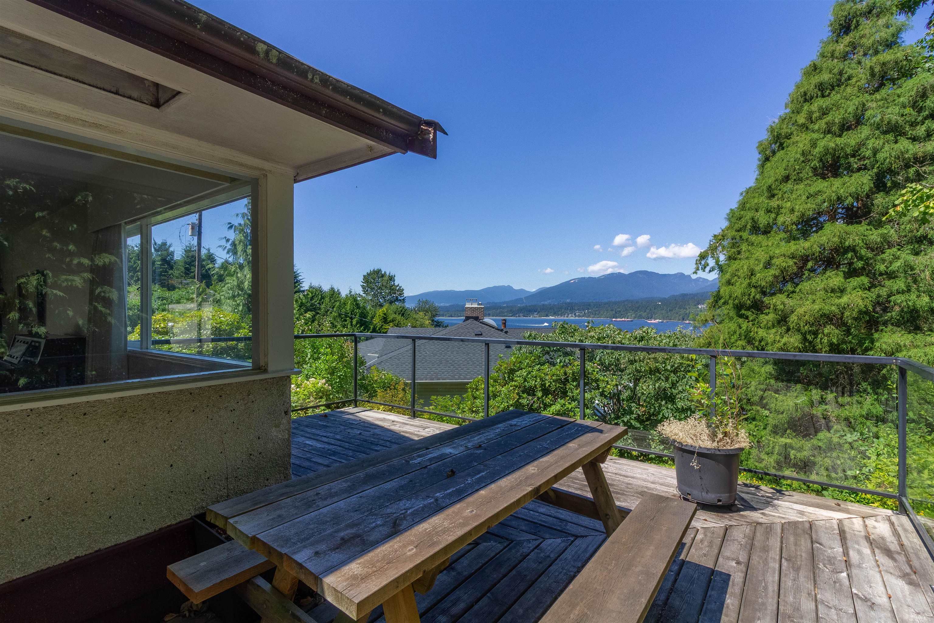 446 Northcliffe Crescent 5