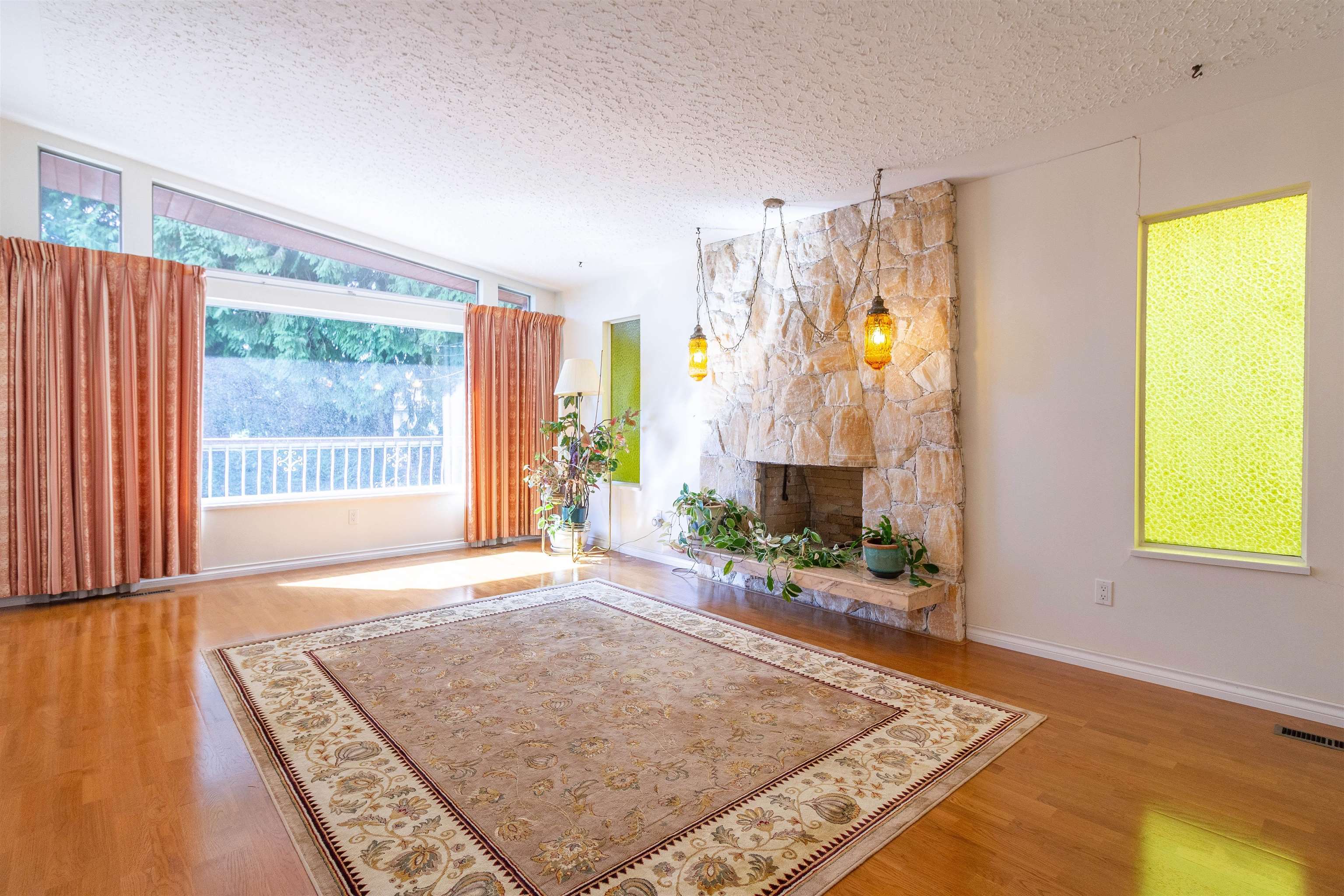 7107 Broadway 2