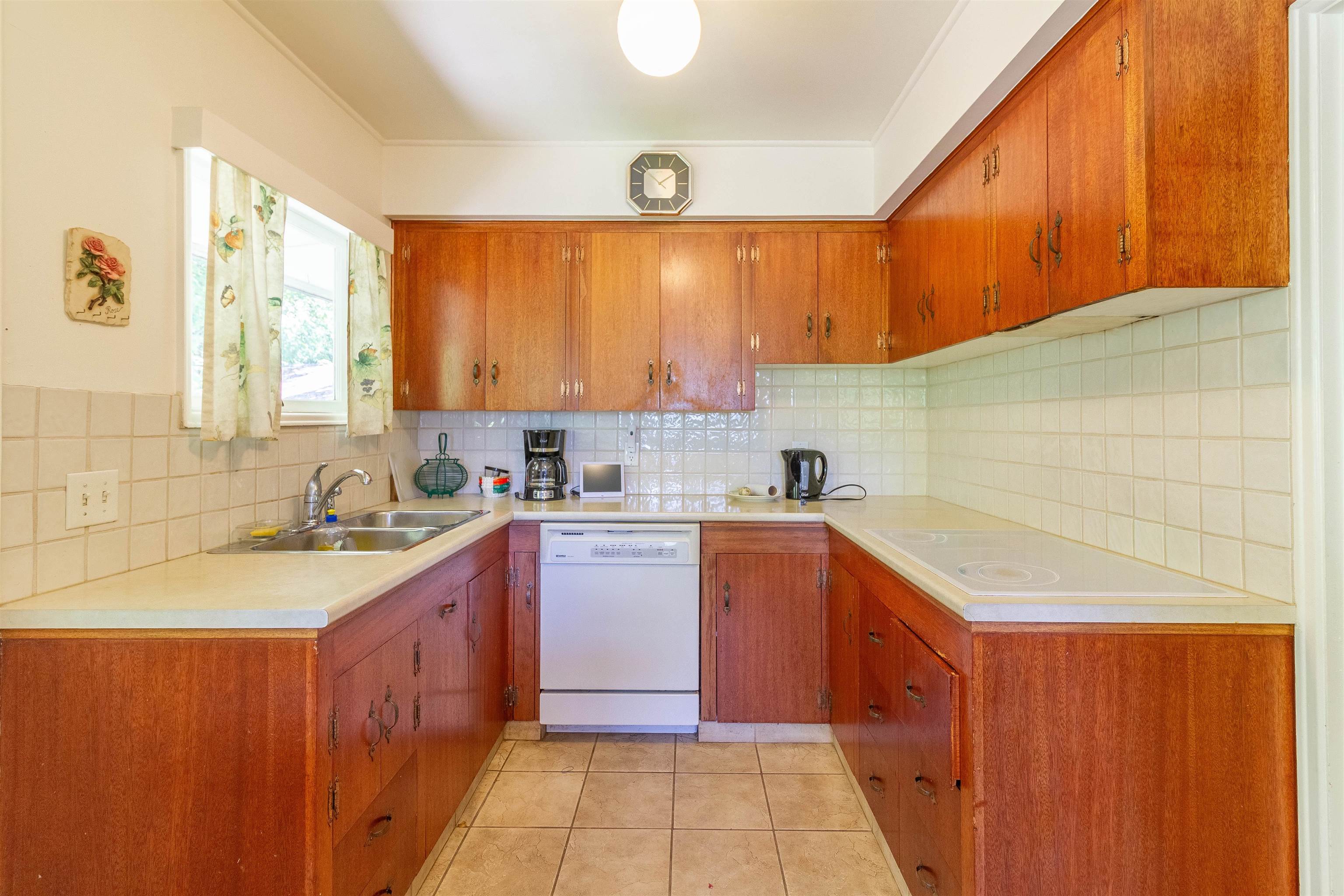 446 Northcliffe Crescent 19
